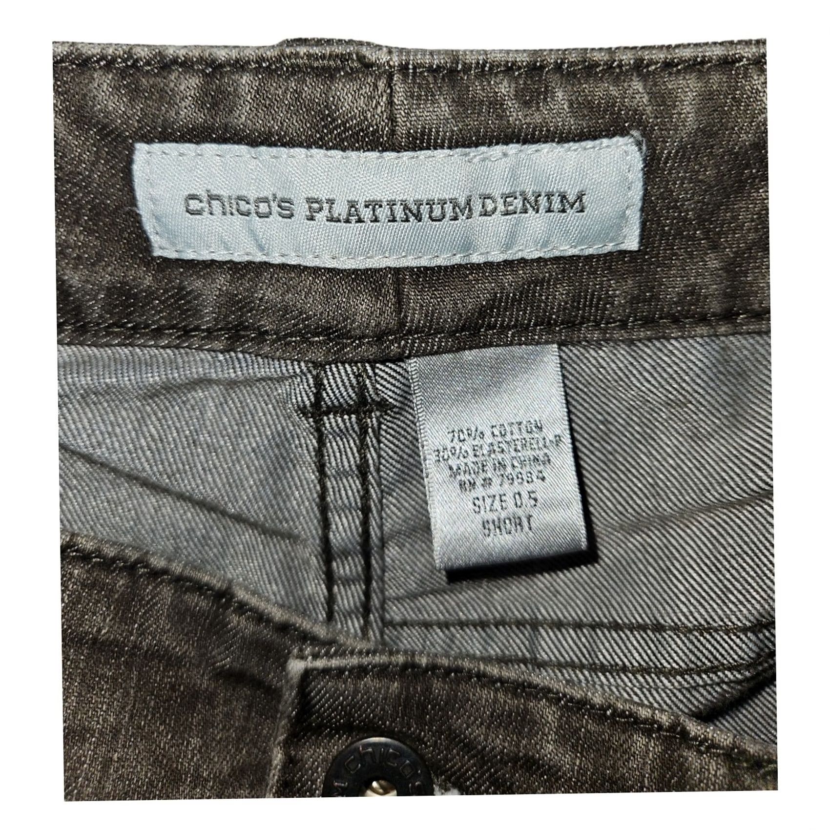 Vintage Chico's Platinum Jeans Women's 0.5 Short Slim Leg Traditional Fit Gray Cotton Elasterell Denim 5-Pocket Zipper Button Stretch Jeans Womens Size 25" / US 0 / IT 36 - 2 Thumbnail