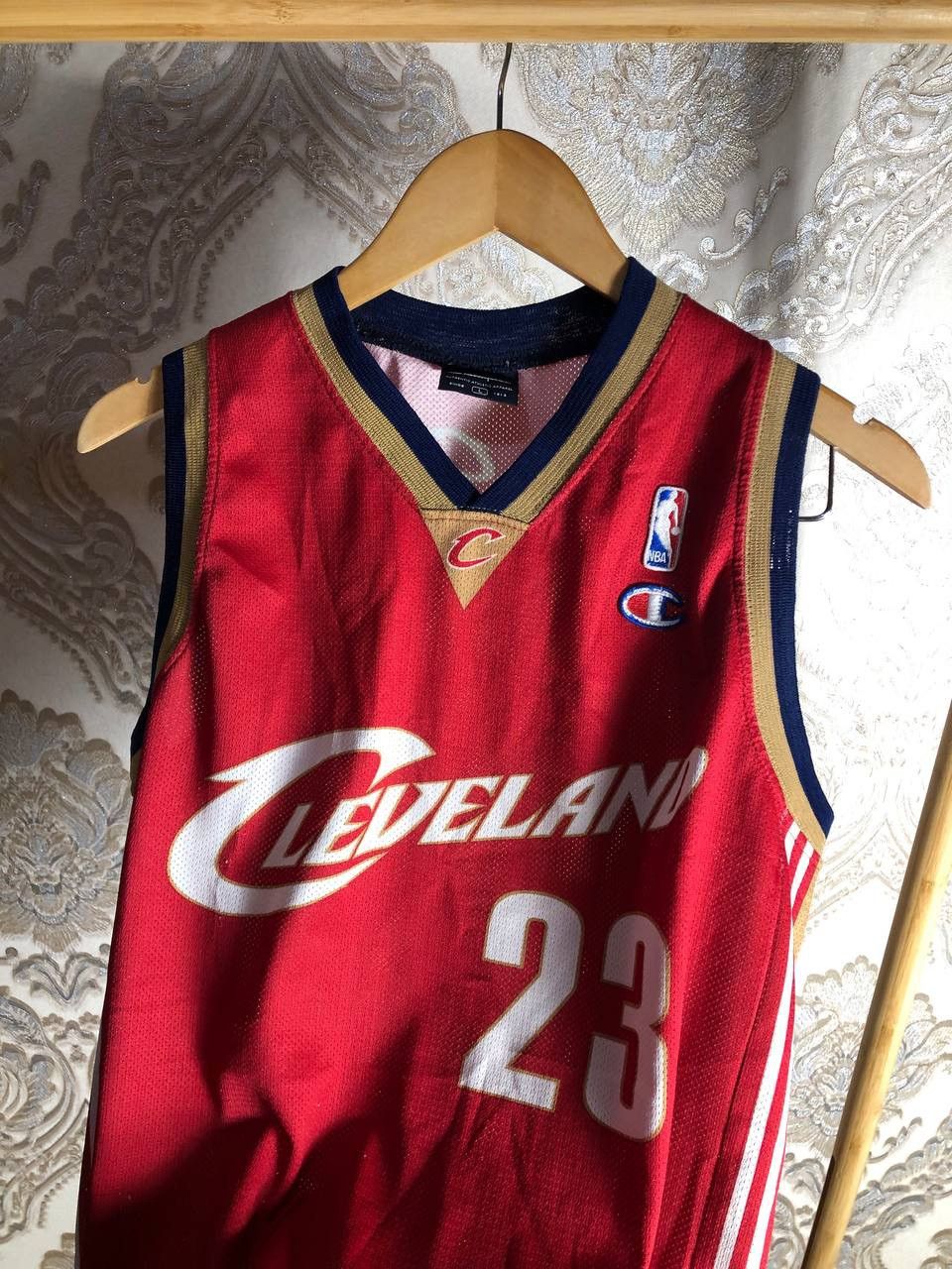 Champion × Vintage VERY RARE CHAMPION CLEVELAND LEBRON JAMES NBA JERSEY Y2K 90s Size US L / EU 52-54 / 3 - 2 Thumbnail