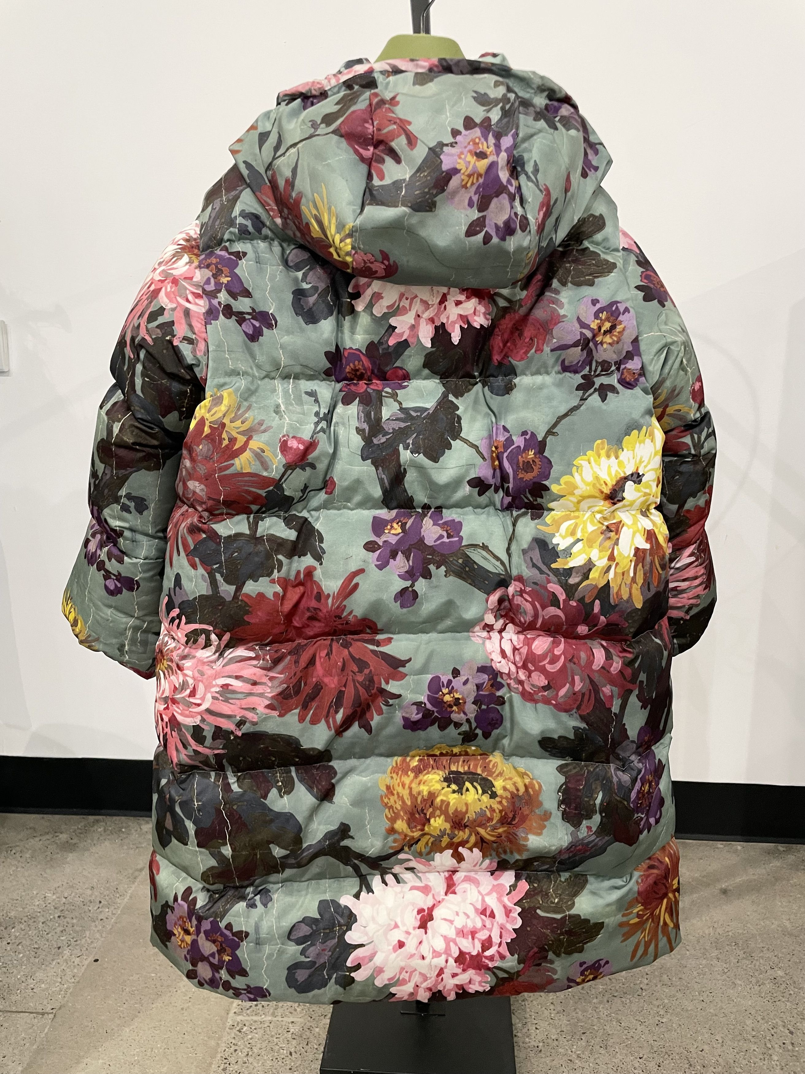 Gucci × The North Face RARE Gucci x The North Face floral puffer Size M / US 6-8 / IT 42-44 - 2 Thumbnail