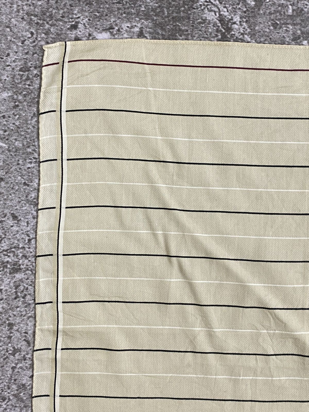 Burberry Burberry Handkerchief / Bandana / Neckerchief Size ONE SIZE - 4 Thumbnail
