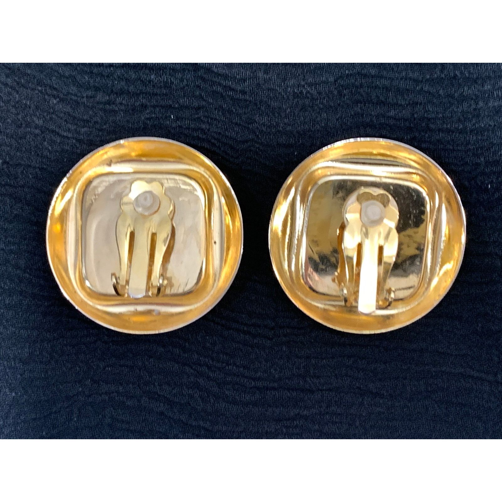 Vintage 80s Gold & Cream Suede Oversized Clip On Earrings | Mod 1.5" Size ONE SIZE - 4 Thumbnail
