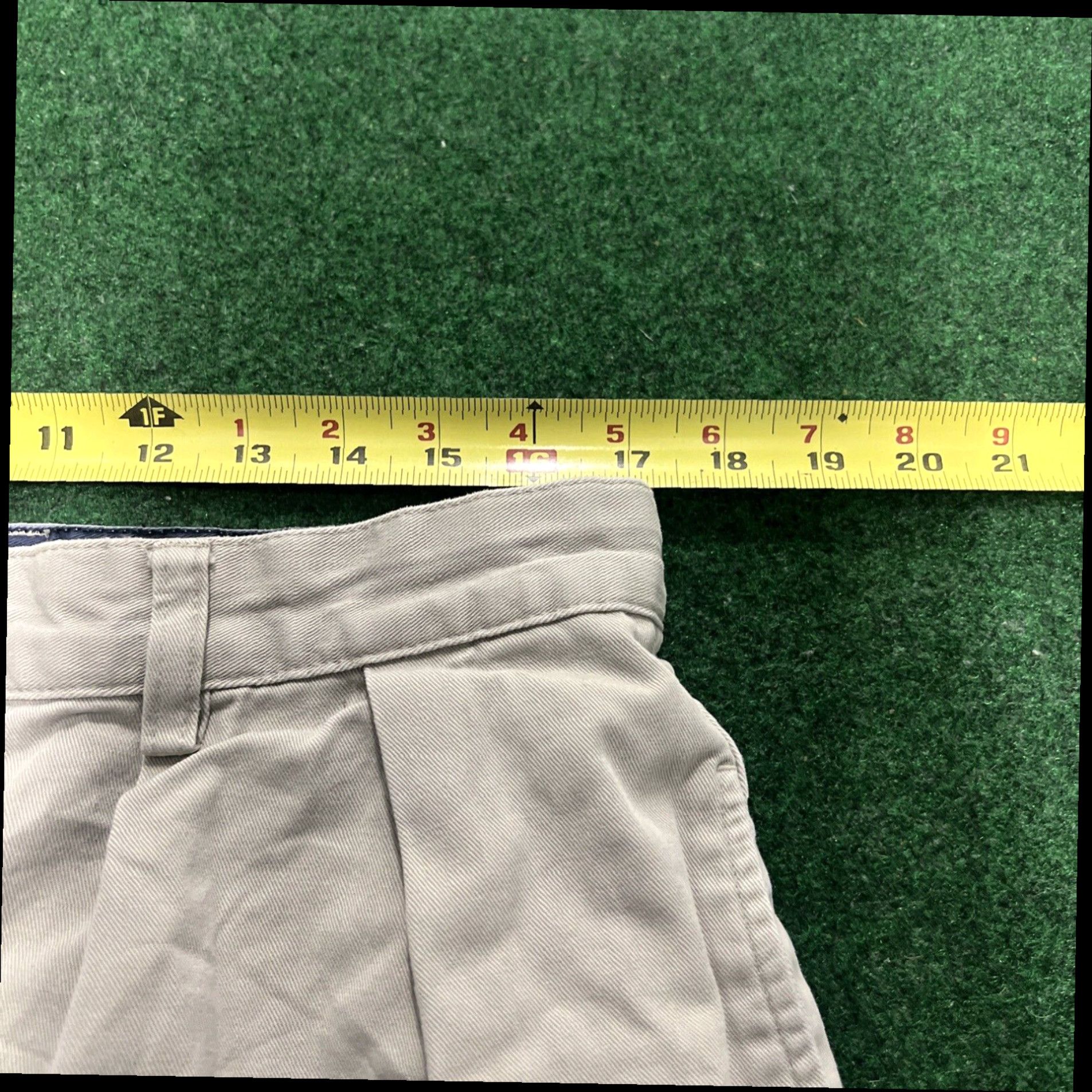 Tommy Hilfiger Tommy Hilfiger Mens Chino Shorts 38 Measures 34 Beige 100% Cotton Vintage Size US 34 / EU 50 - 7 Thumbnail