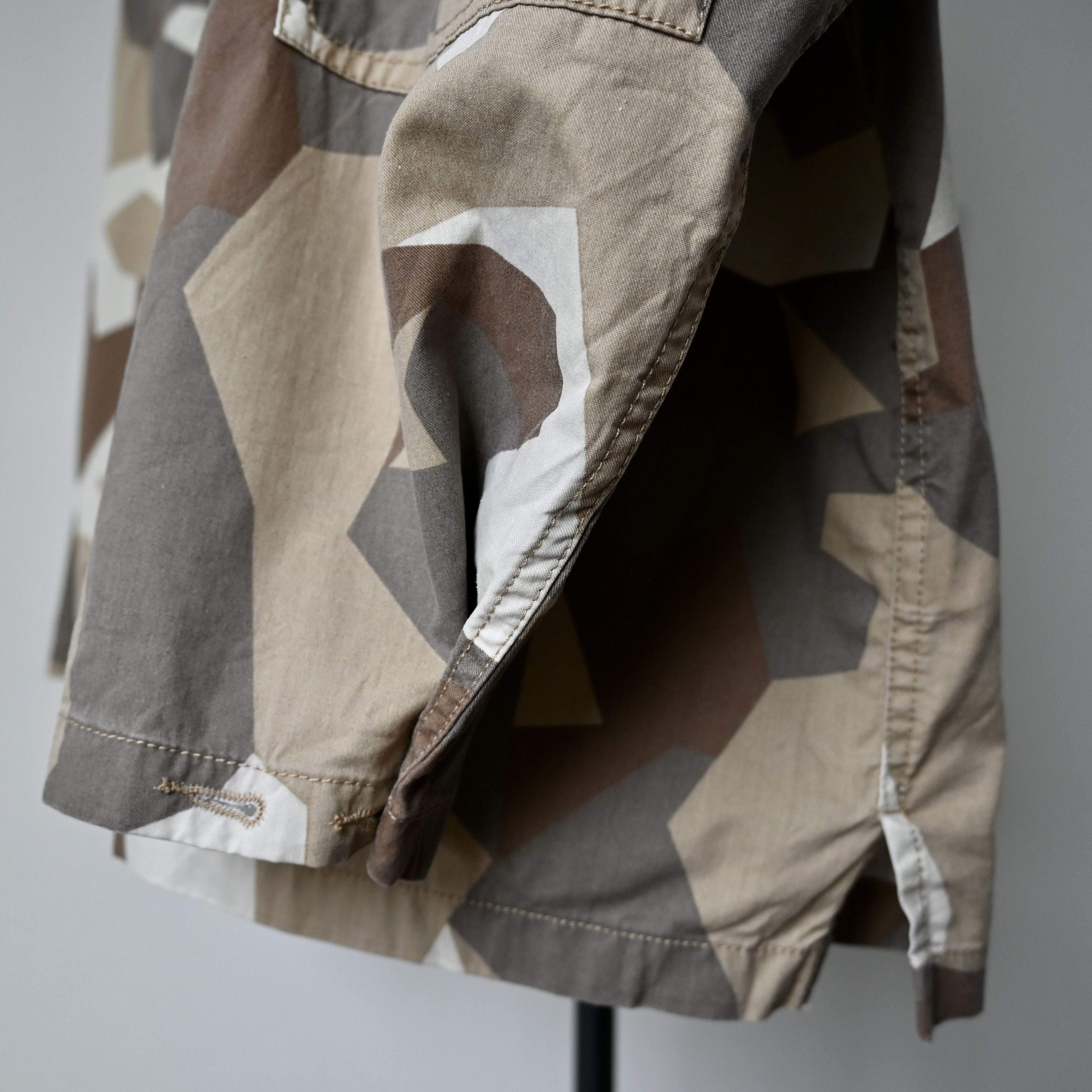 Beams Japan UNUSED, BEAMS 55/45 cotton rayon M90 camo oversized shirt Size US XL / EU 56 / 4 - 11 Thumbnail