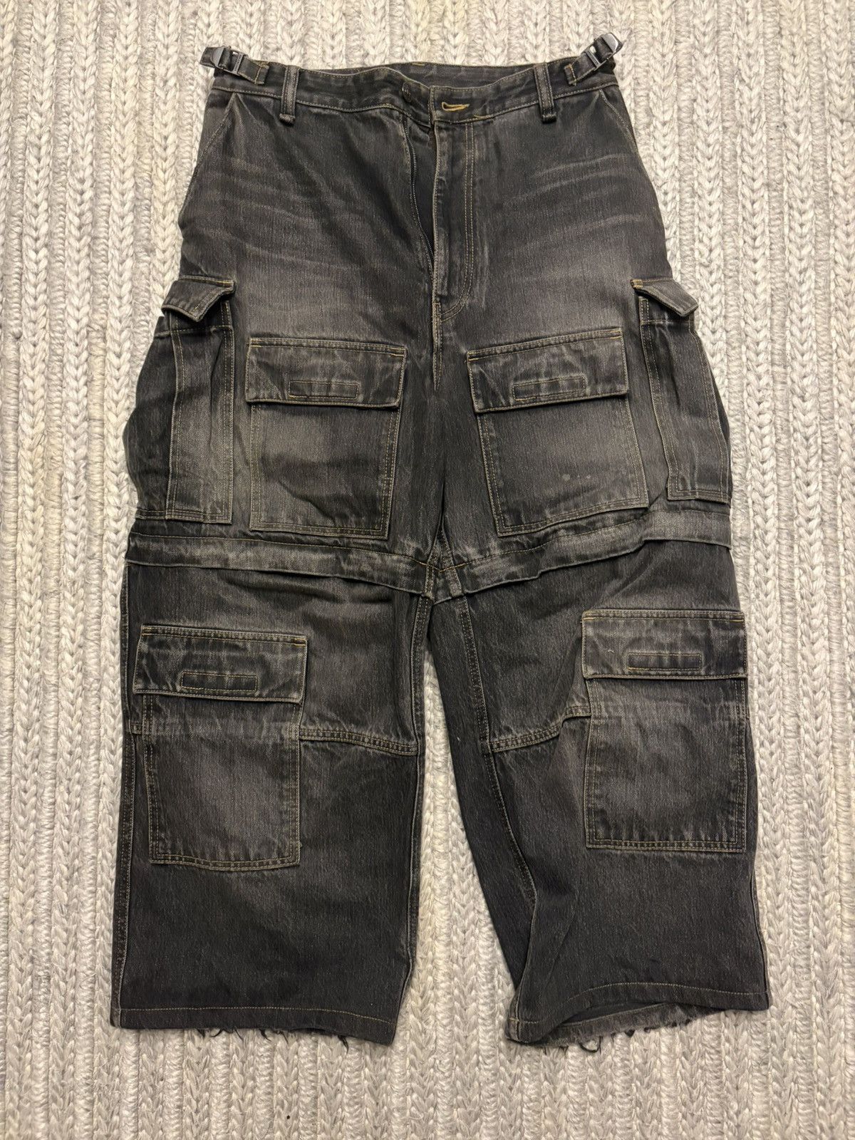 Balenciaga Cargo pants (TAILORED)