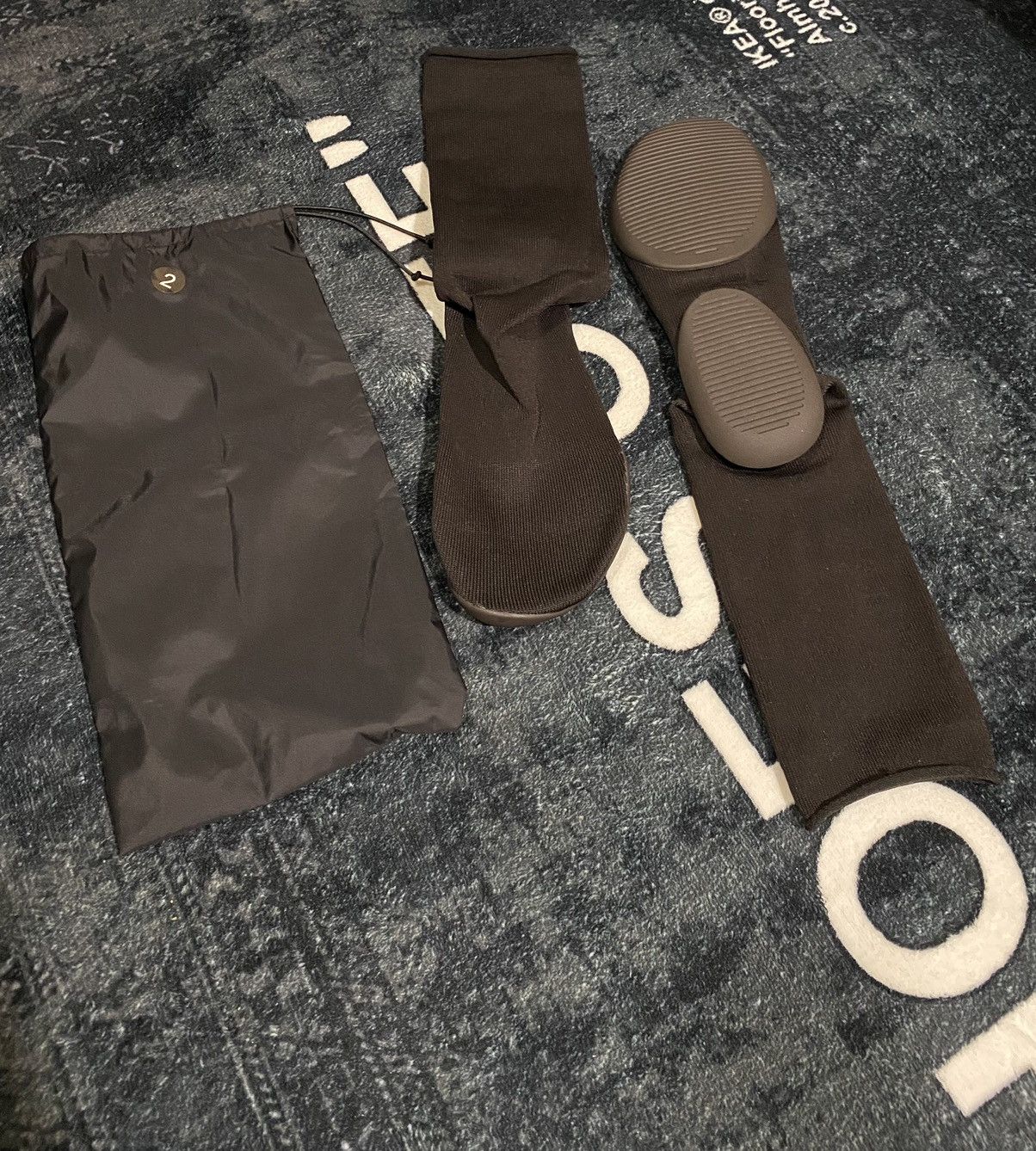 Kanye West × Yeezy Yeezy pods black Size US 9 / EU 42 - 2 Thumbnail