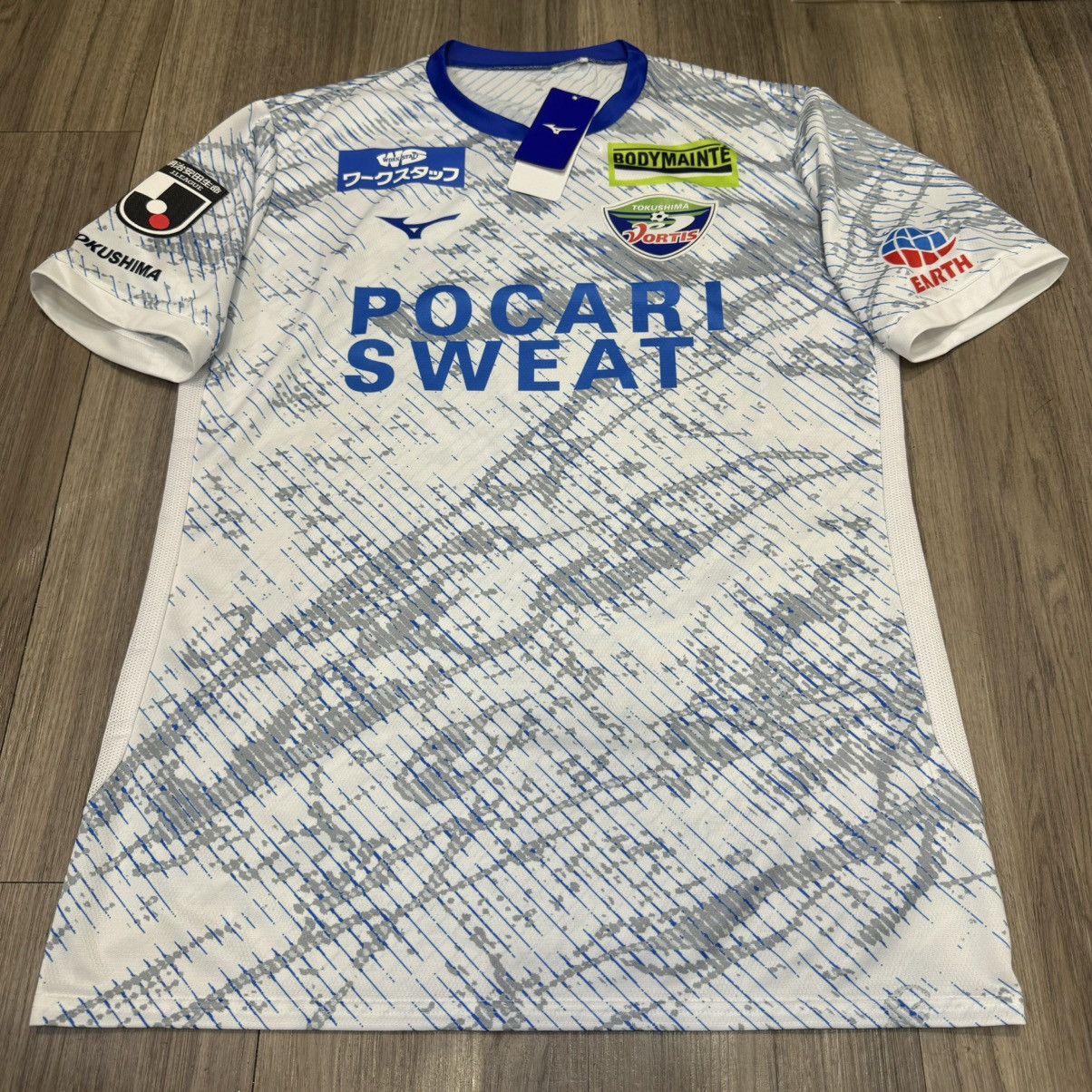 Mizuno Tokushima Vortis 2023 away shirt (bnwt) Size US XL / EU 56 / 4 - 1 Thumbnail
