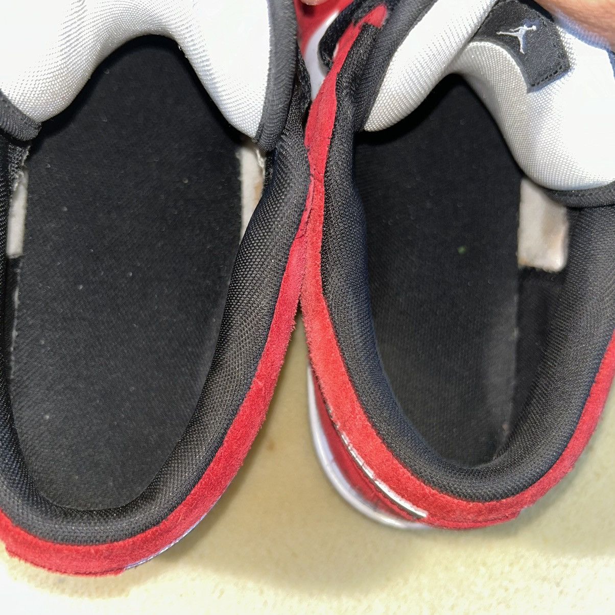 Jordan Brand Nike Air Jordan 1 Low Retro V.1 Chicago Men's 9.5 Red White Size US 9.5 / EU 42-43 - 6 Thumbnail