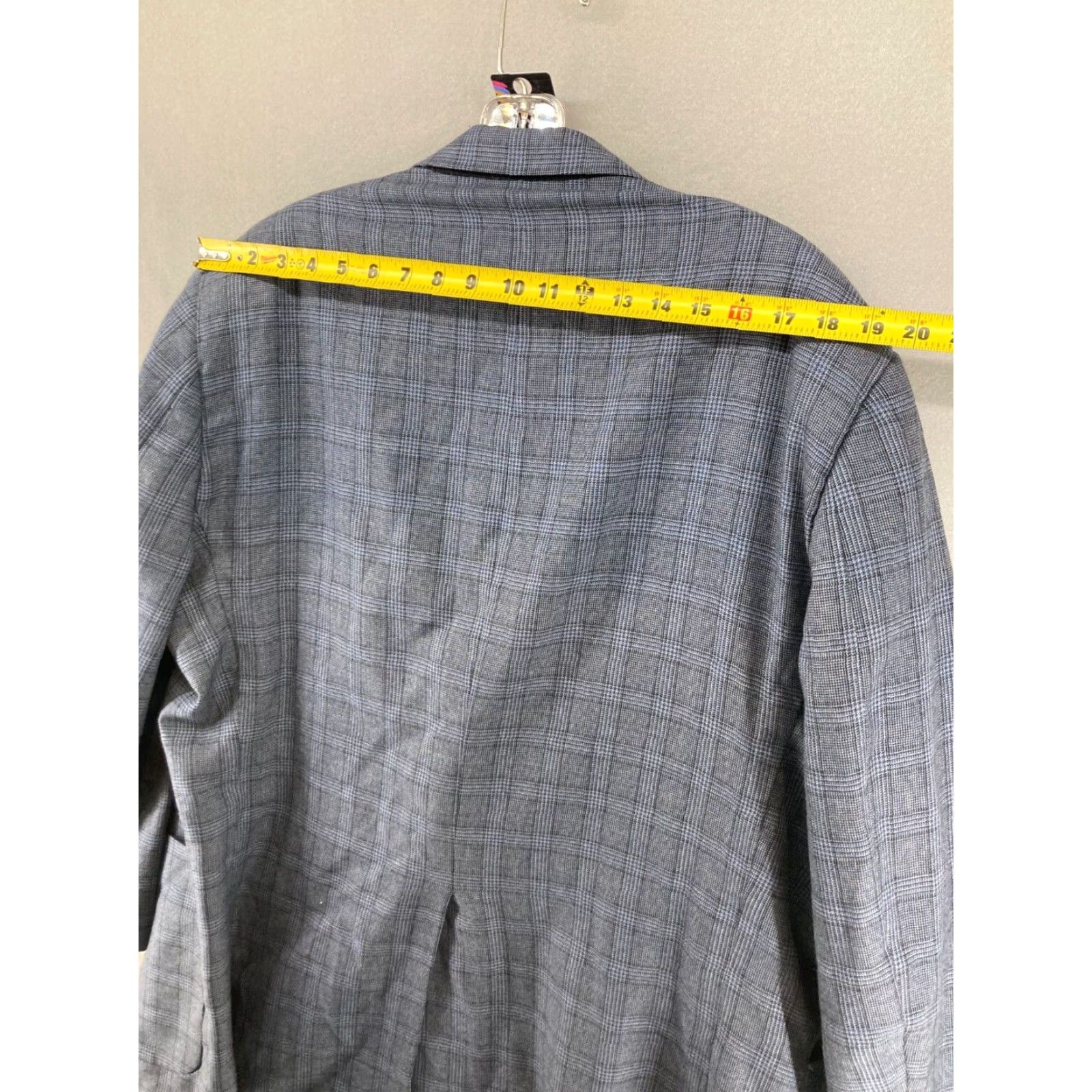 Vintage Hickey Freeman Blazer Mens 46R Plaid Wool Single-Breasted Two-Button Notch Lapel 46 Chest Gray Vintage-Style Suit Jacket - Regular Fit Mens Size 46R - 5 Thumbnail