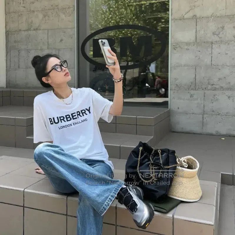 Burberry Burberry White Cotton Women's T-Shirt. Size XS / US 0-2 / IT 36-38 - 7 Thumbnail