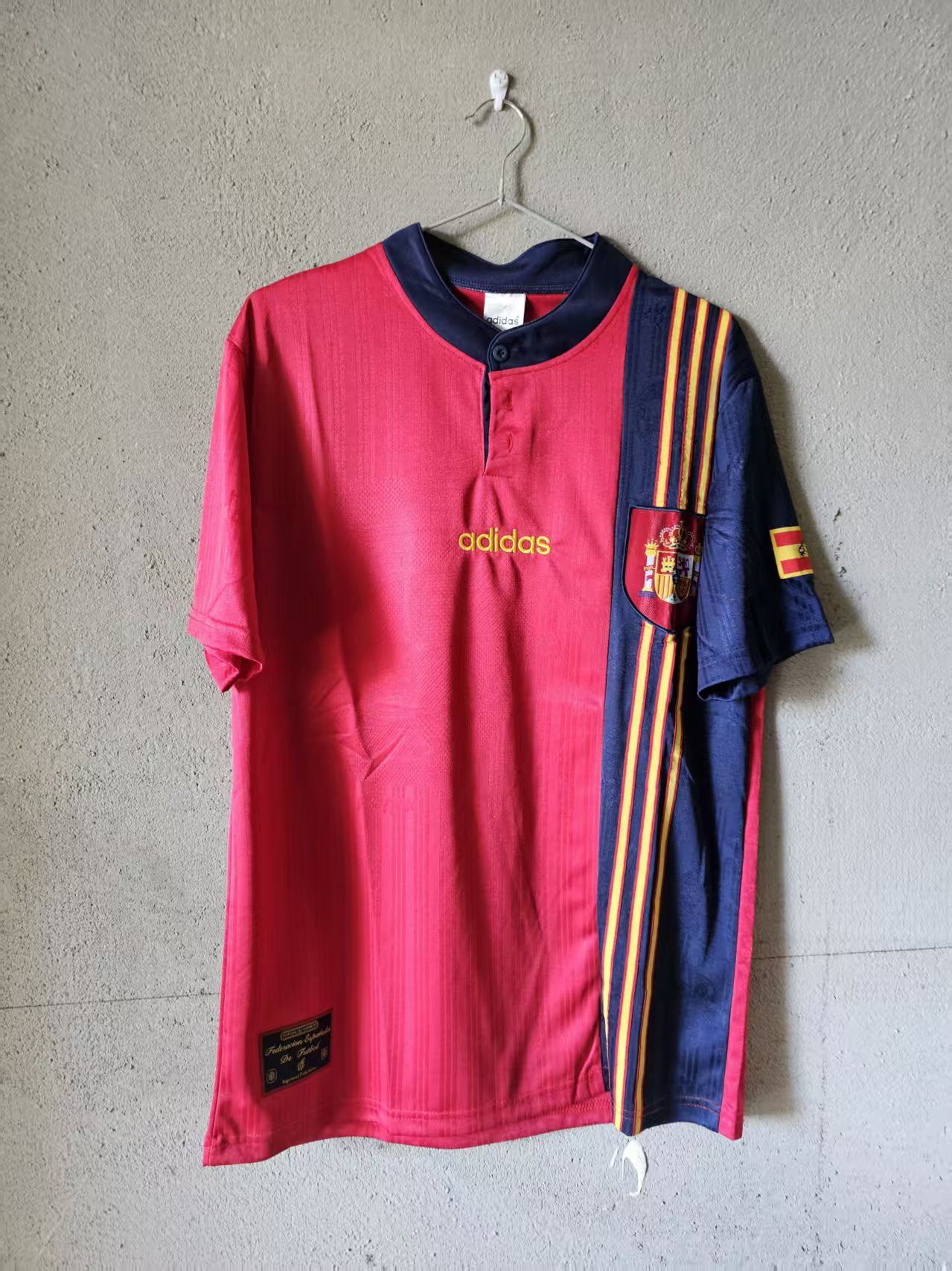 Other 1996 Spain Football Jersey Home Size US L / EU 52-54 / 3 - 1 Thumbnail