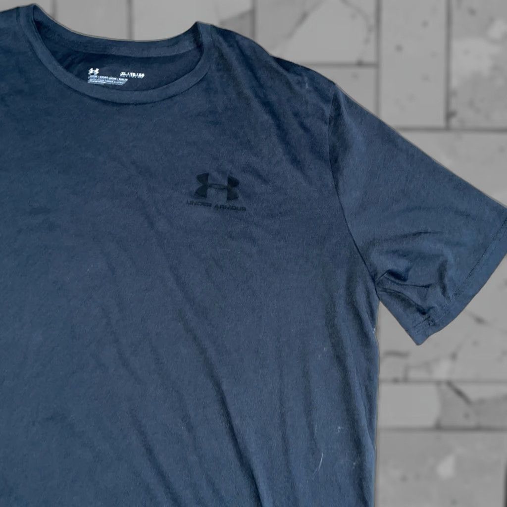 Under Armour Under Armour loose black Performance Tee Mens XL T-Shirt Black Size US XL / EU 56 / 4 - 1 Thumbnail
