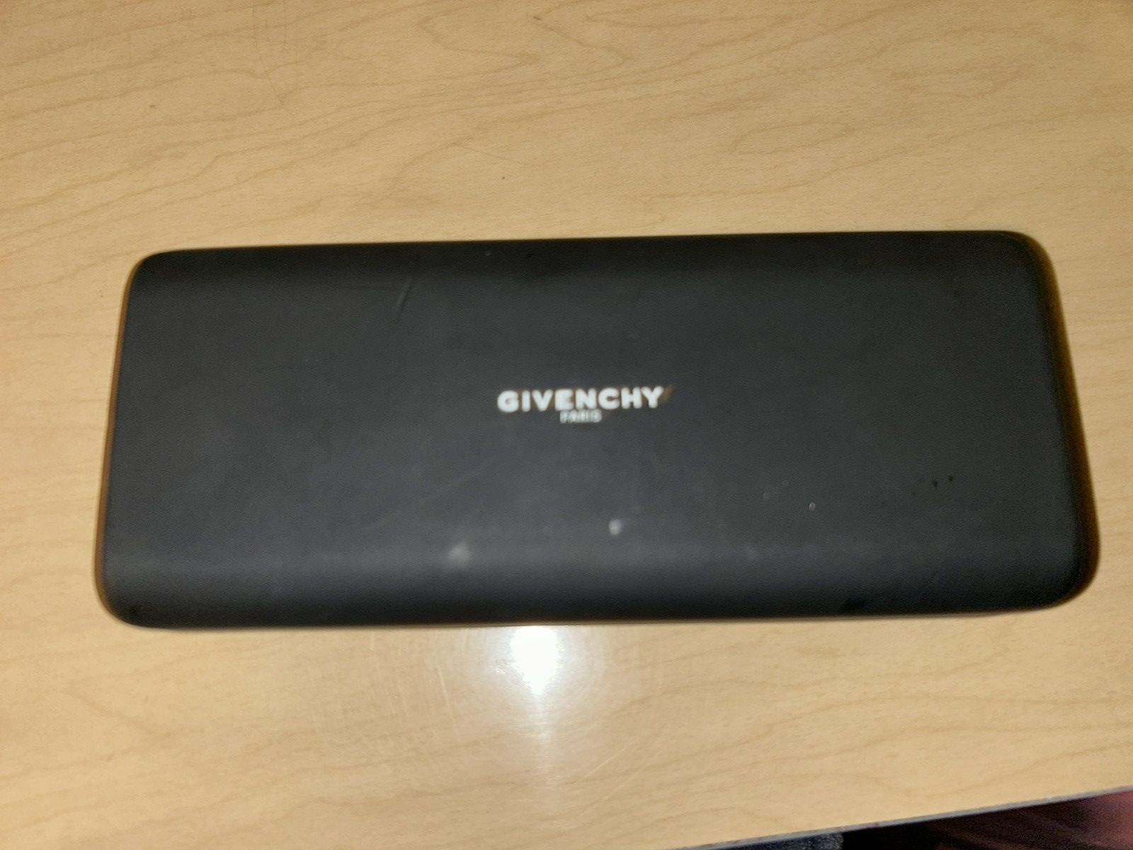 Givenchy Stylish Givenchy sunglasses with pink frames. Size ONE SIZE - 5 Thumbnail