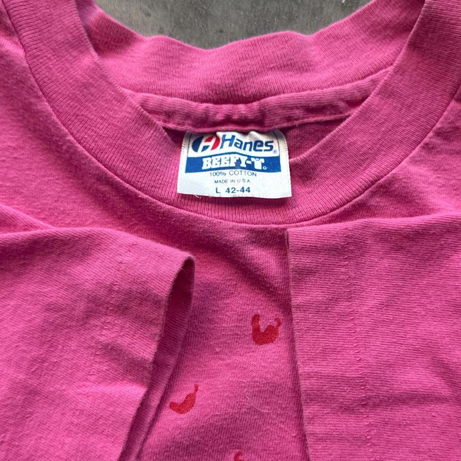 Hanes 80s pink graphic "Chile Dog" Tee Size US L / EU 52-54 / 3 - 6 Thumbnail