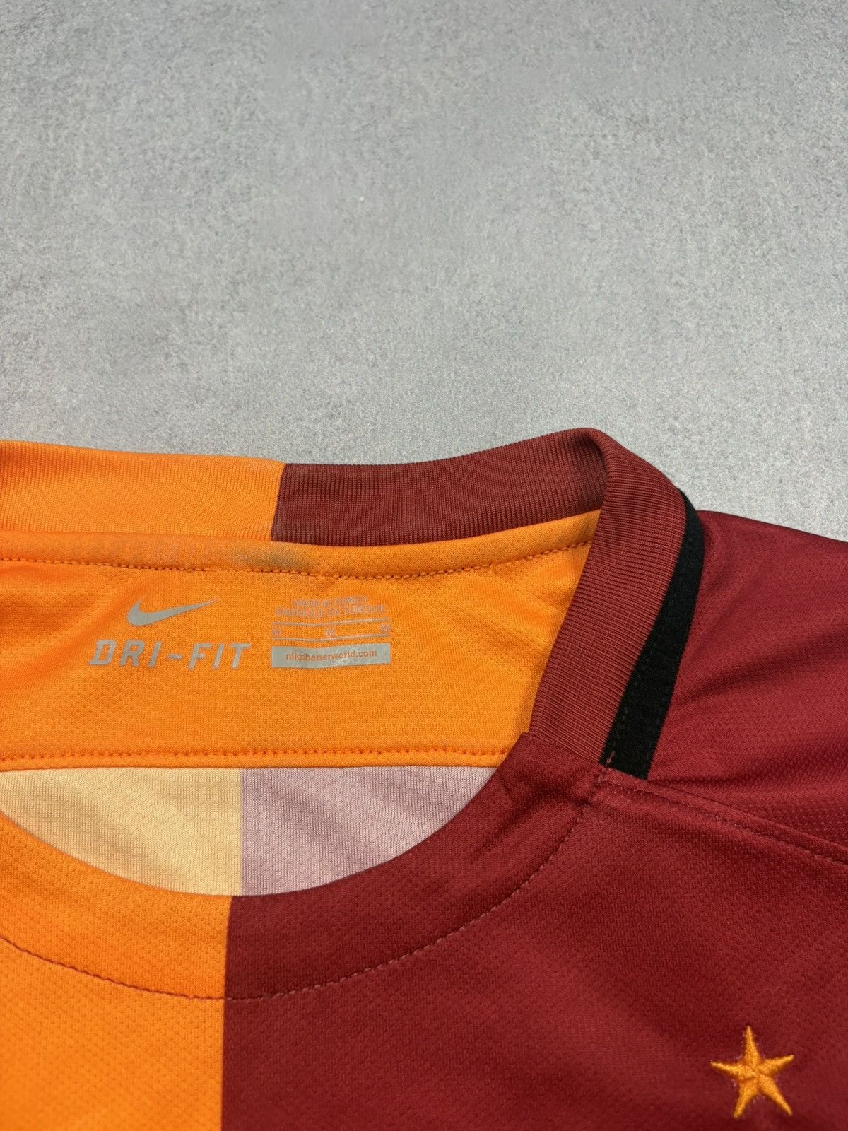 Nike Nike Galatasaray 2015 2016 Home Jersey Football Kit Shirt M Size US M / EU 48-50 / 2 - 9 Thumbnail