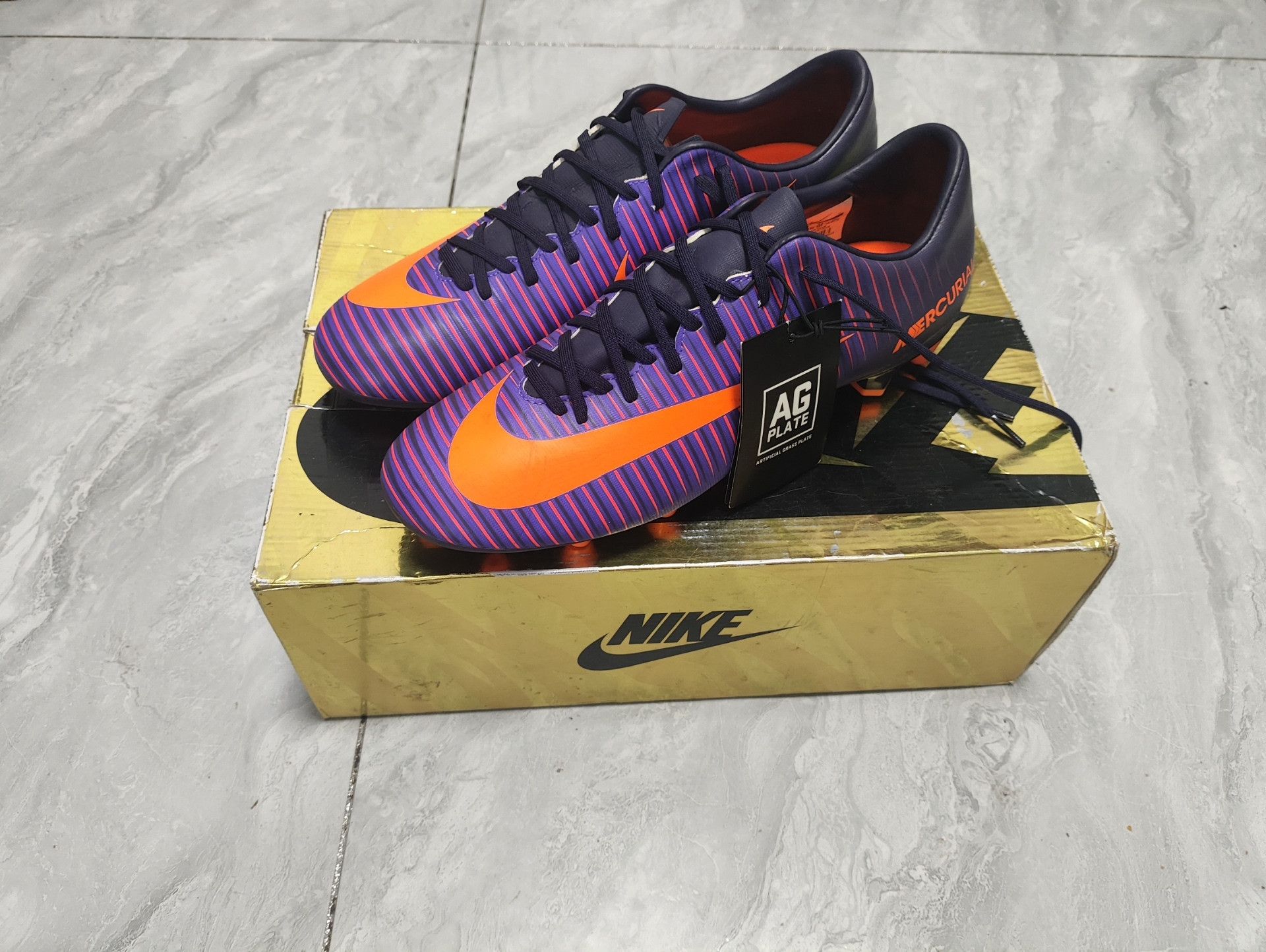 Nike Nike Purple Lowtop Sneakers 11 Men Size US 11 / EU 44 - 1 Thumbnail