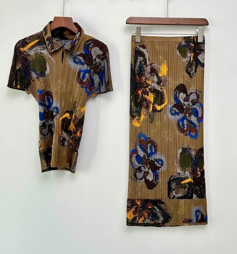 Issey Miyake Issey Miyake size:5 Brown oil painting pleated short-sleev Size XS / US 0-2 / IT 36-38 - 1 Thumbnail