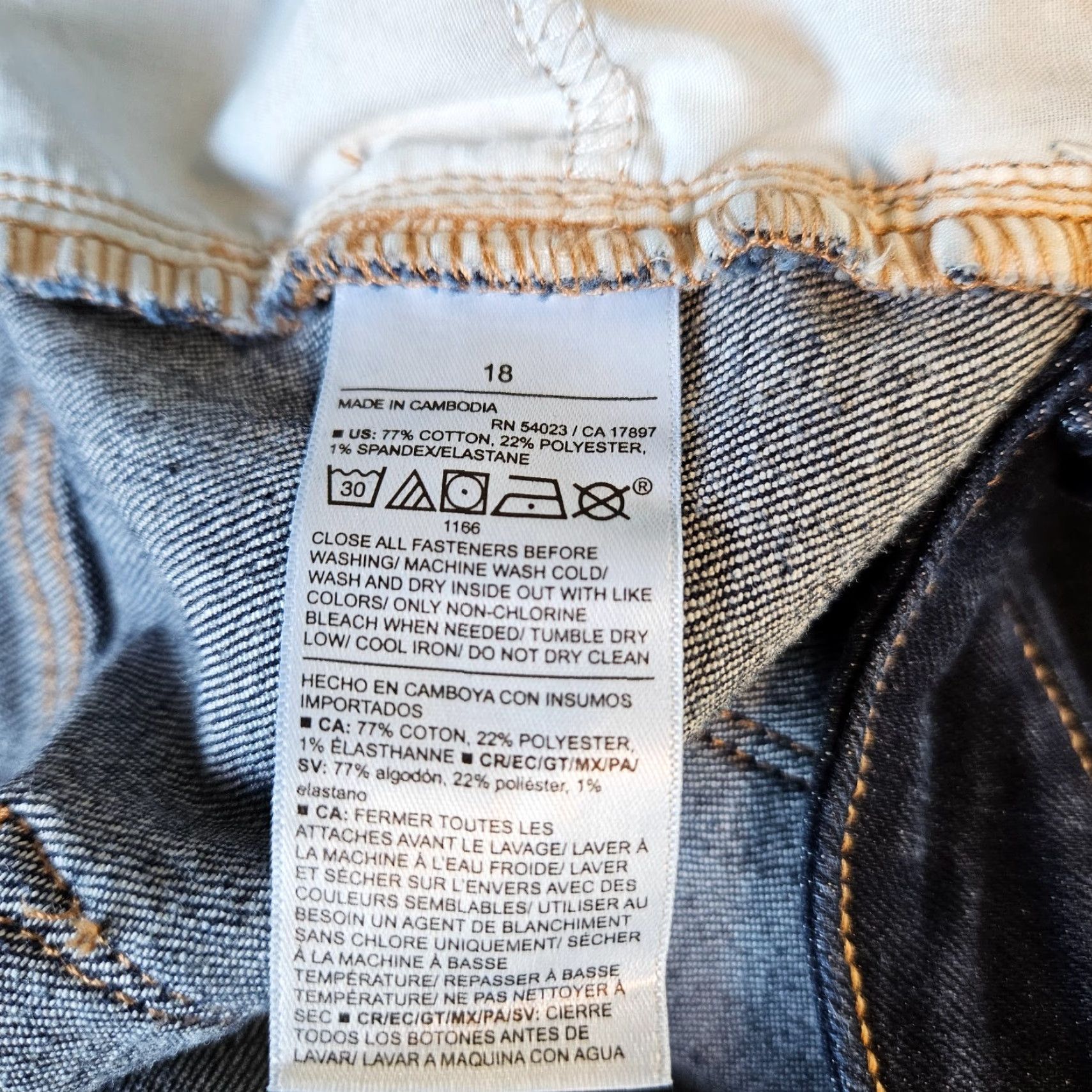 Old Navy **Womens Old Navy Wow Flare Jeans Size 18 Blue High Rise** User: **Womens Old Navy Wow Flare Jeans Size 18 Blue High Rise** Size 40" / US 18 - 6 Thumbnail
