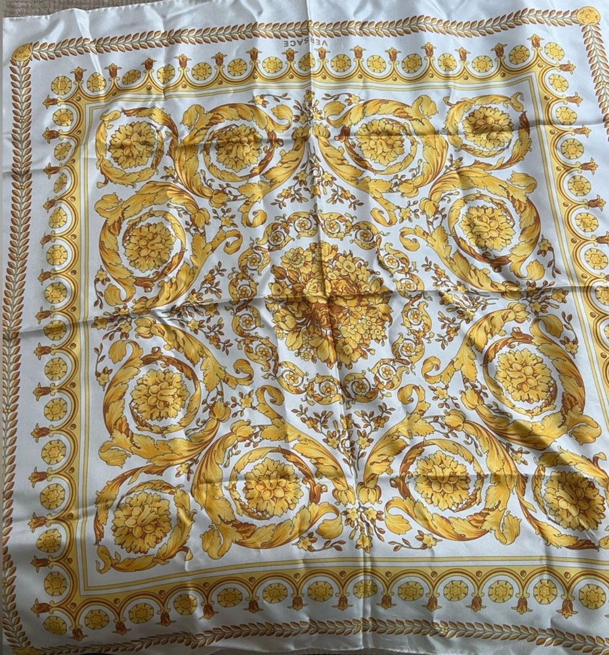 Versace Versace Medusa Scarf Size ONE SIZE - 2 Thumbnail