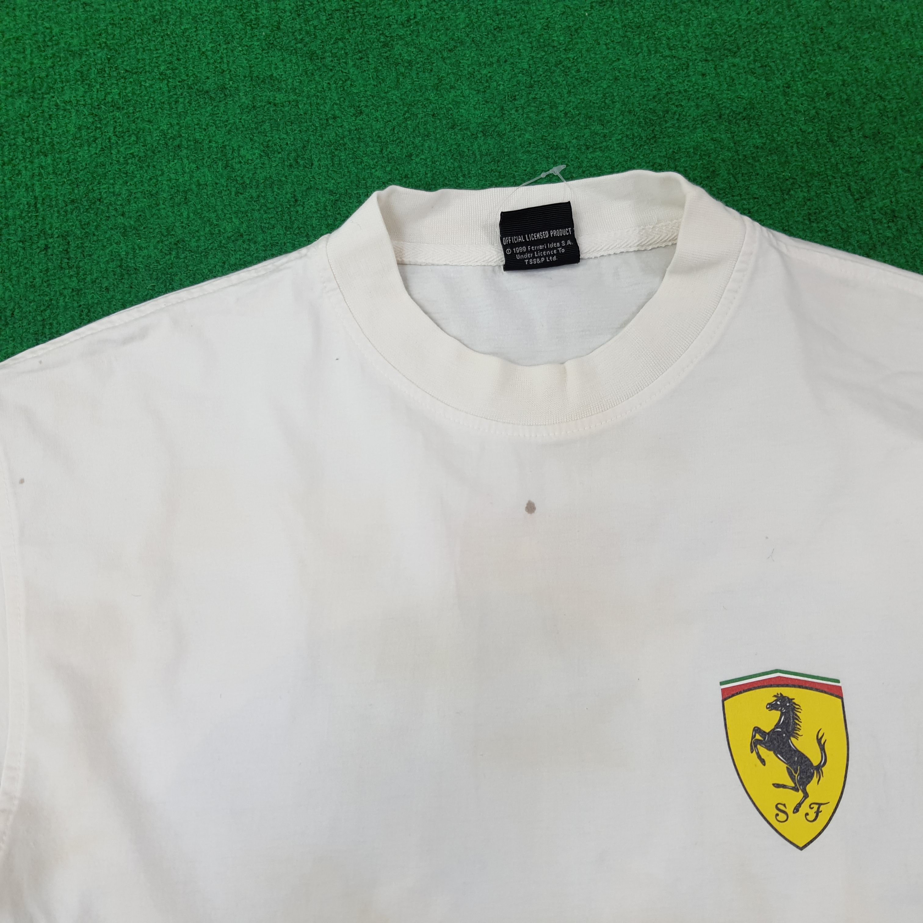 Ferrari Vintage Ferrari F1 World Championship 2000 Tshirt C249N57 Size US M / EU 48-50 / 2 - 13 Thumbnail