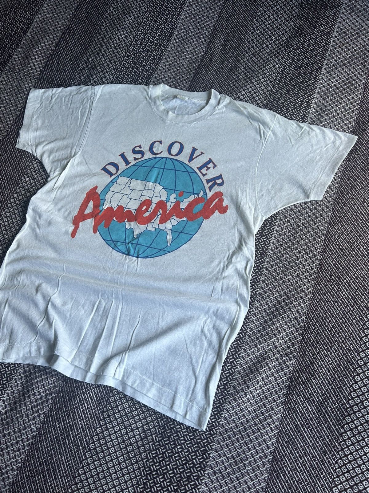 Vintage Vintage Discover America 90s Screen Stars T-shirt Size XL Size US XL / EU 56 / 4 - 2 Thumbnail