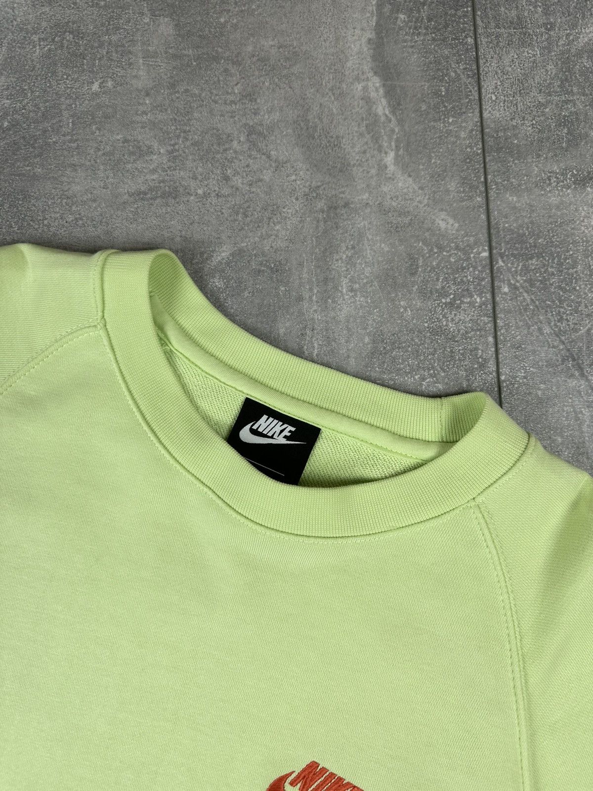 Nike Nike World Tour NSW Overprint Logo Sweatshirt Size US L / EU 52-54 / 3 - 5 Thumbnail