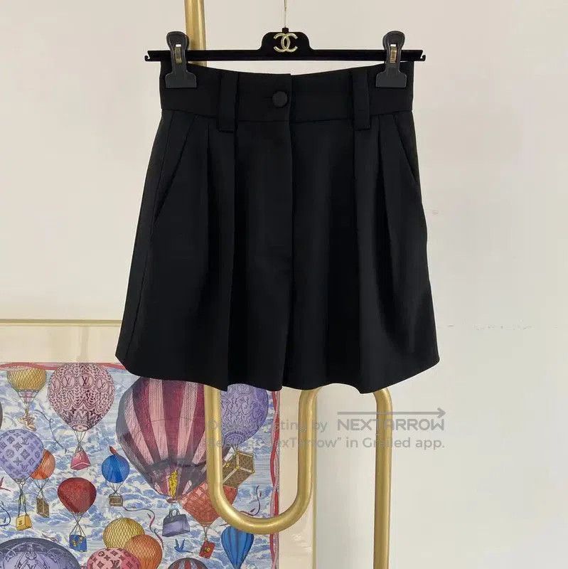 Miu Miu Miu Miu Black Wool Summer Shorts . Size 23" - 2 Thumbnail