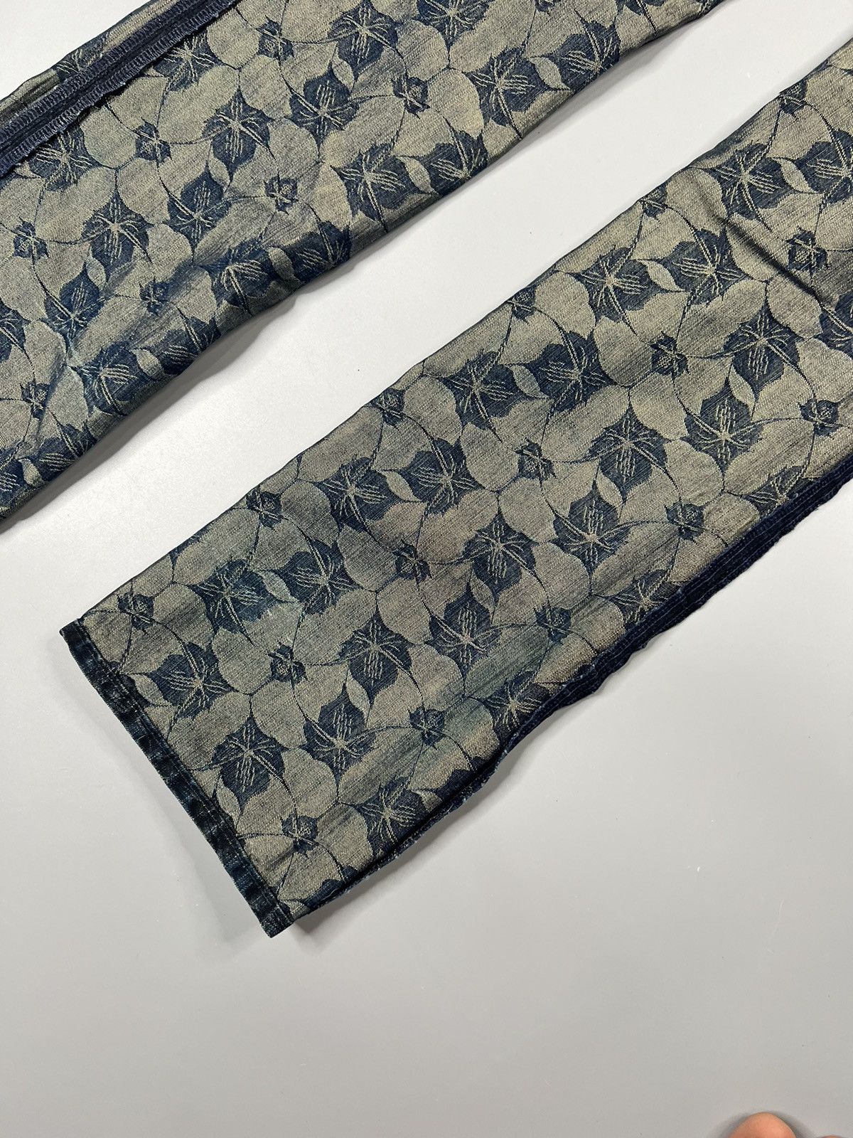 Issey Miyake Issey Miyake F/W 06 Jacquard Weave Floral Jeans Size US 28 / EU 44 - 11 Thumbnail