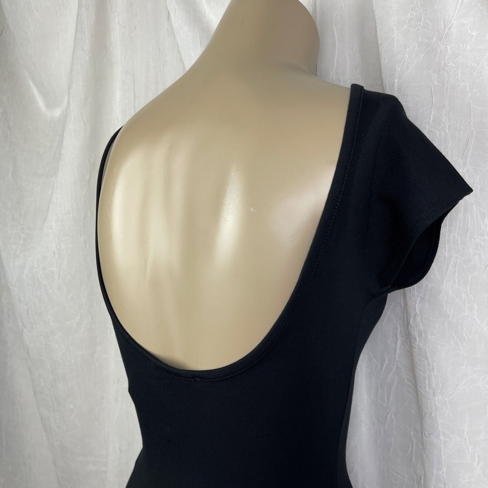 Forever 21 Forever 21 Low Scoop Back Short Sleeve Bodysuit Black NWT XS Size XS / US 0-2 / IT 36-38 - 17 Thumbnail