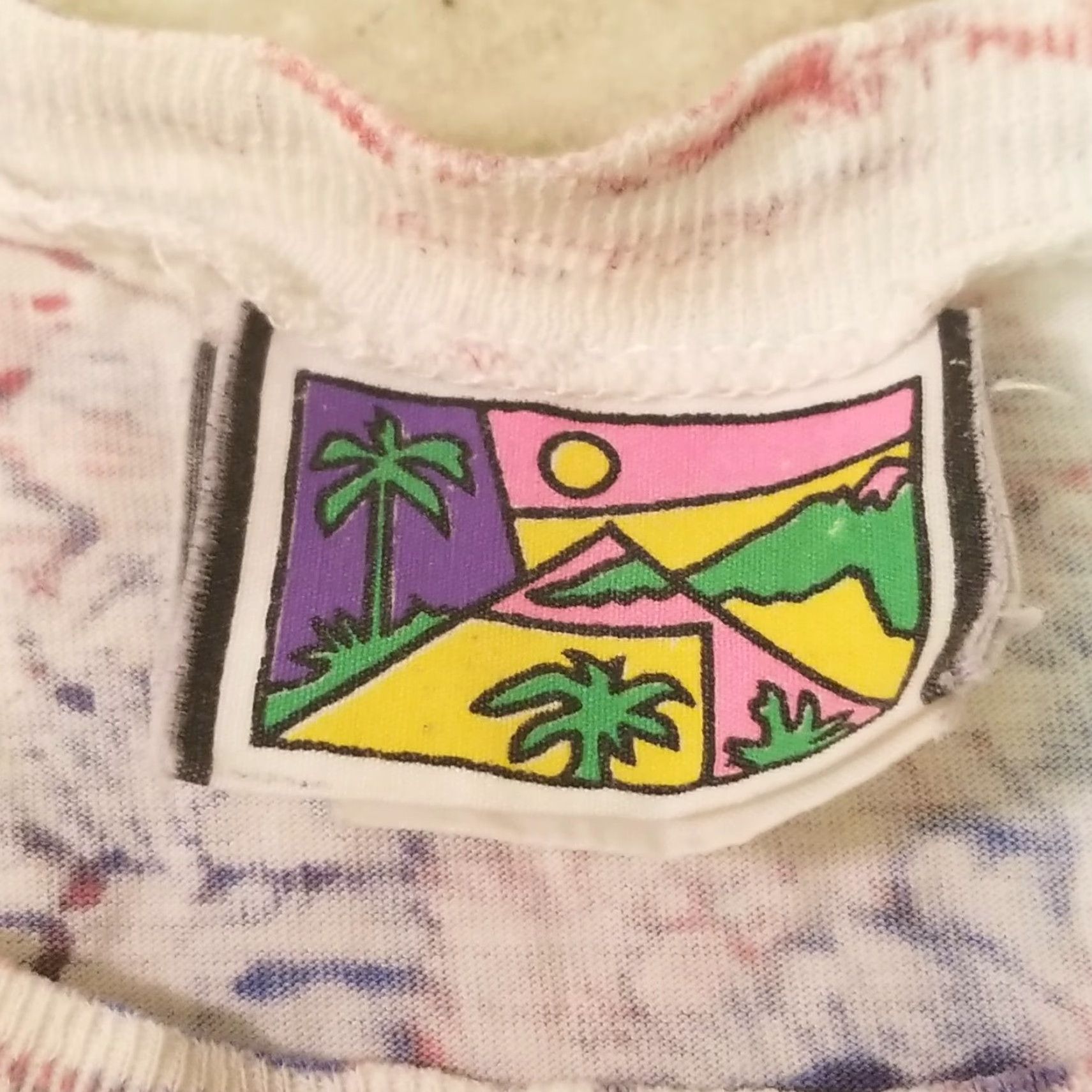 Rainbow VINTAGE Surf Club Fish All Over Print T-Shirt Adult Large Beige Rainbow Mens Size US L / EU 52-54 / 3 - 3 Thumbnail
