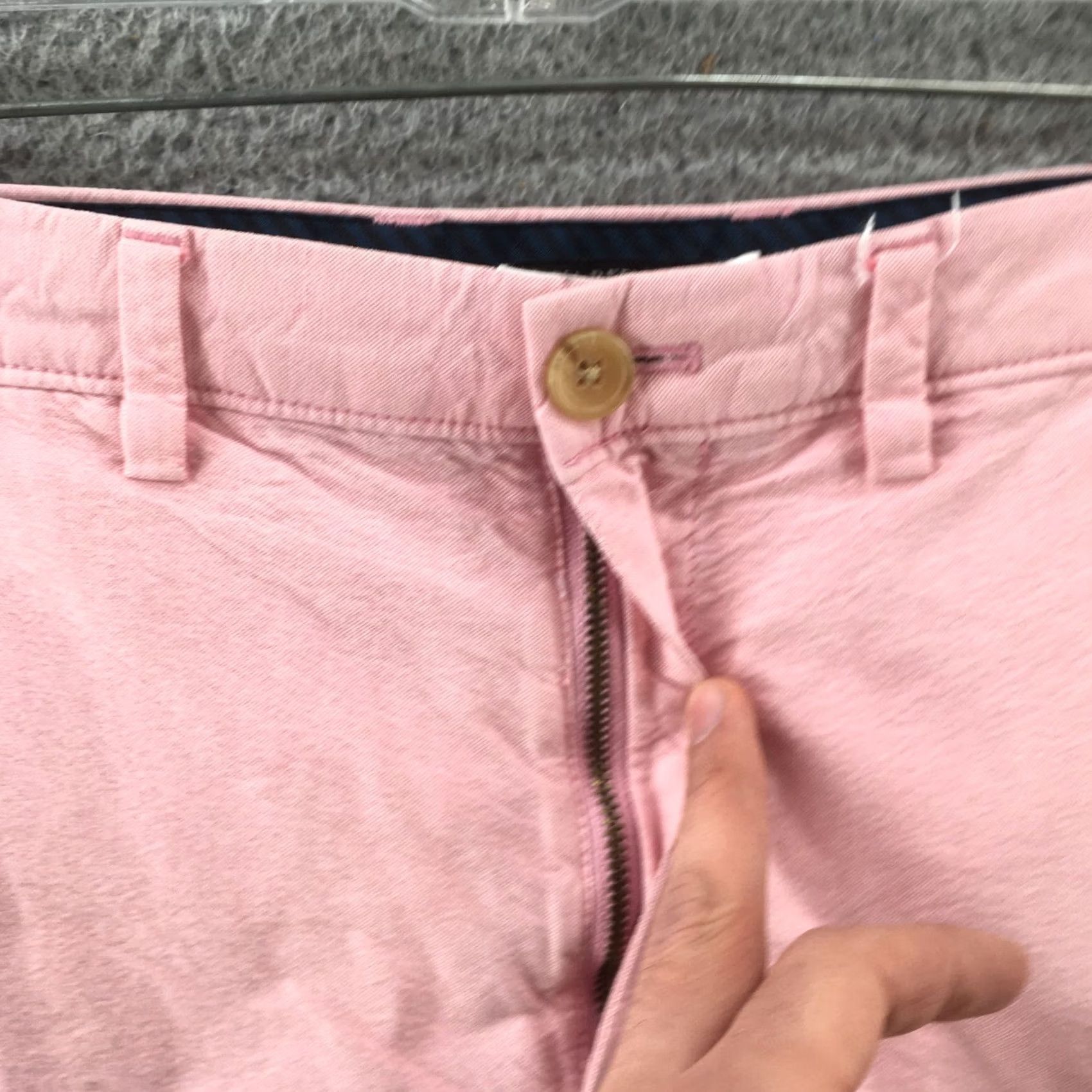Banana Republic Banana Republic Chino Shorts Mens 31 Pink Cotton Mid Rise Zip Fly Men's Slip Pocket Solid 8 Inseam Vintage? No Size US 31 - 3 Thumbnail