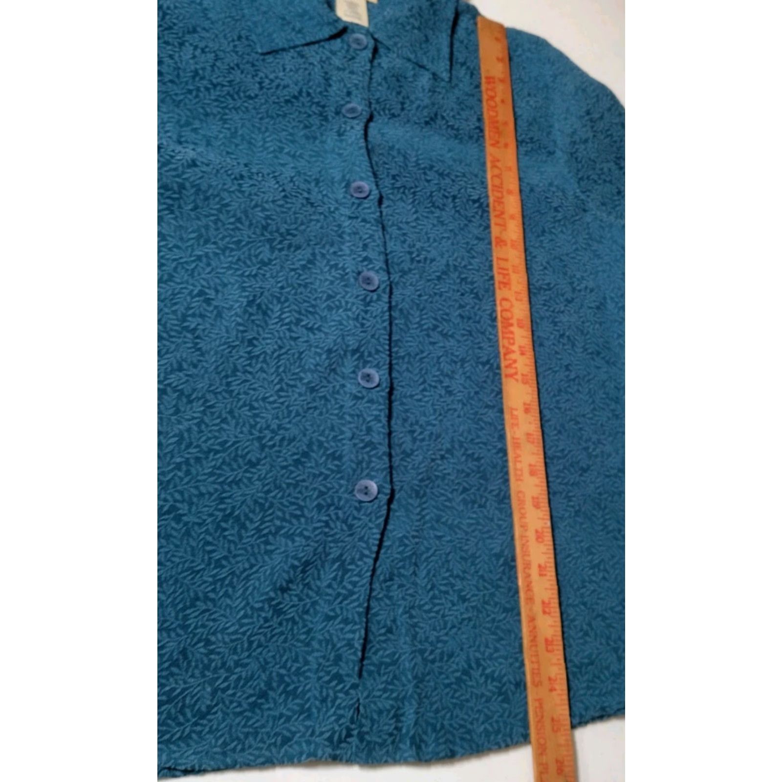 Vintage VINTAGE TravelSmith Blouse Petite Small SP Blue Long Sleeve Textured Leaf Collar Button Size S / US 4 / IT 40 - 4 Thumbnail