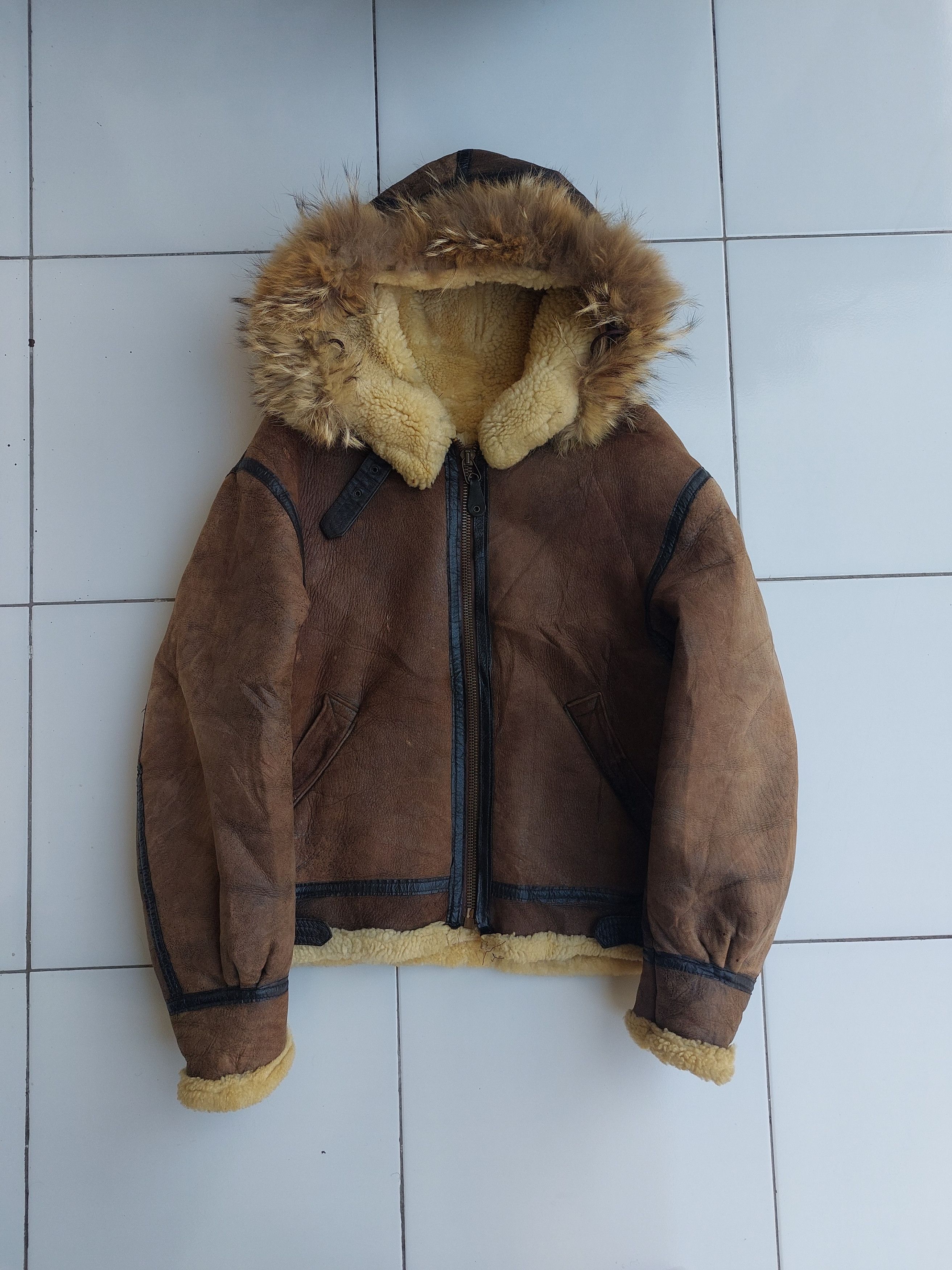 Avirex Avirex Vintage B3 Hooded Mouton Leather Jacket Military Size US L / EU 52-54 / 3 - 1 Thumbnail