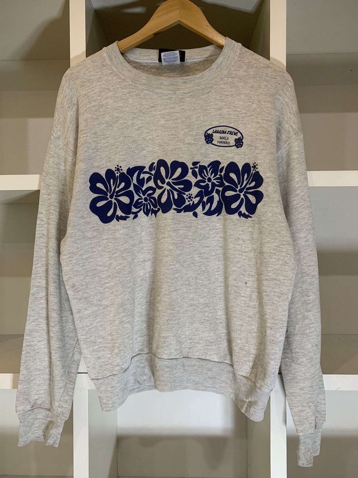 image of Hawaiian Shirt x Jerzees Vintage Jerzees Maui Hawaii Sweatshirt in Grey, Men's (Size Medium)