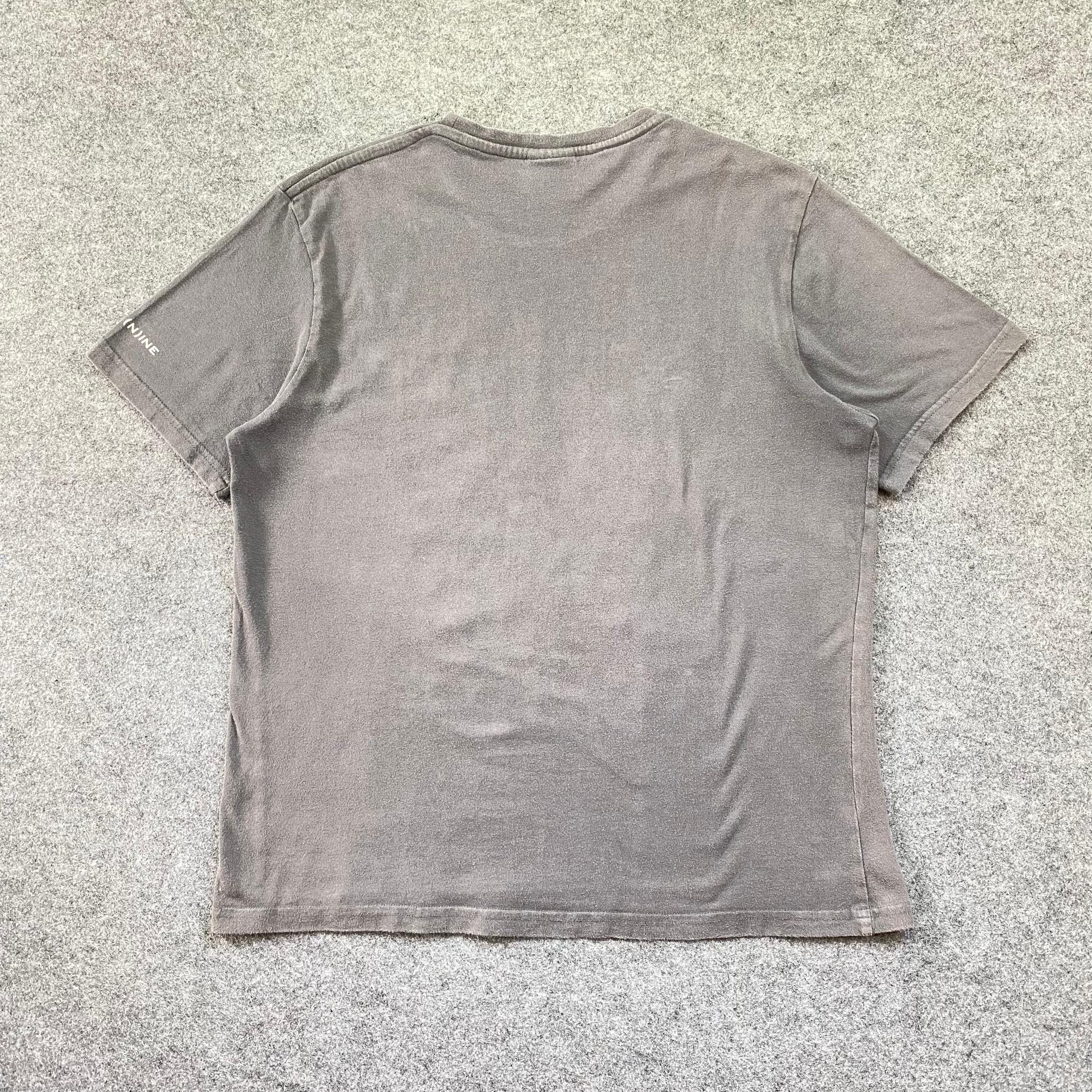 Number (N)ine Vintage Number Nine X Malboro Tshirt Size US L / EU 52-54 / 3 - 2 Thumbnail