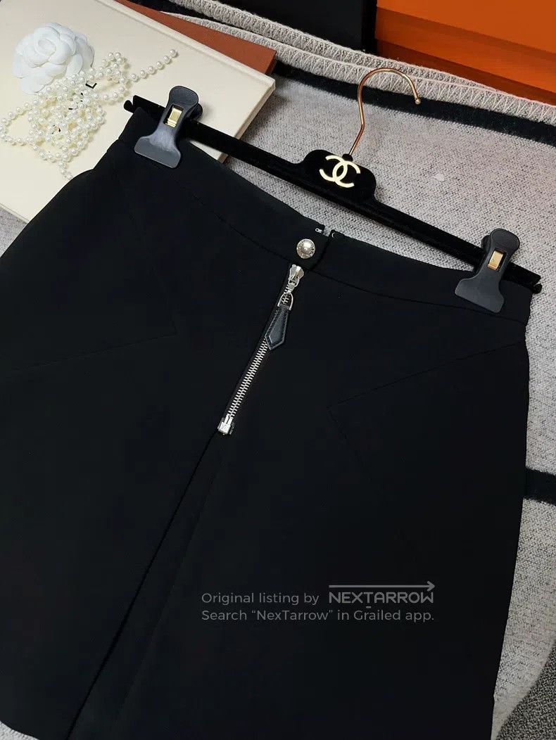 Louis Vuitton Louis Vuitton Black Skirt Size 33" - 3 Thumbnail