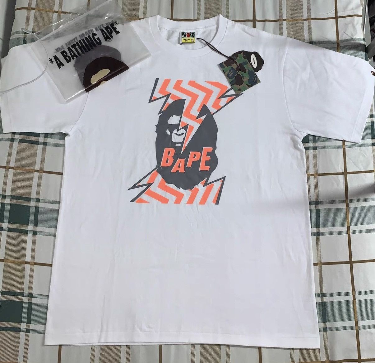 Bape BAPE OG Nigo era white short-sleeve tee Size US XL / EU 56 / 4 - 1 Thumbnail