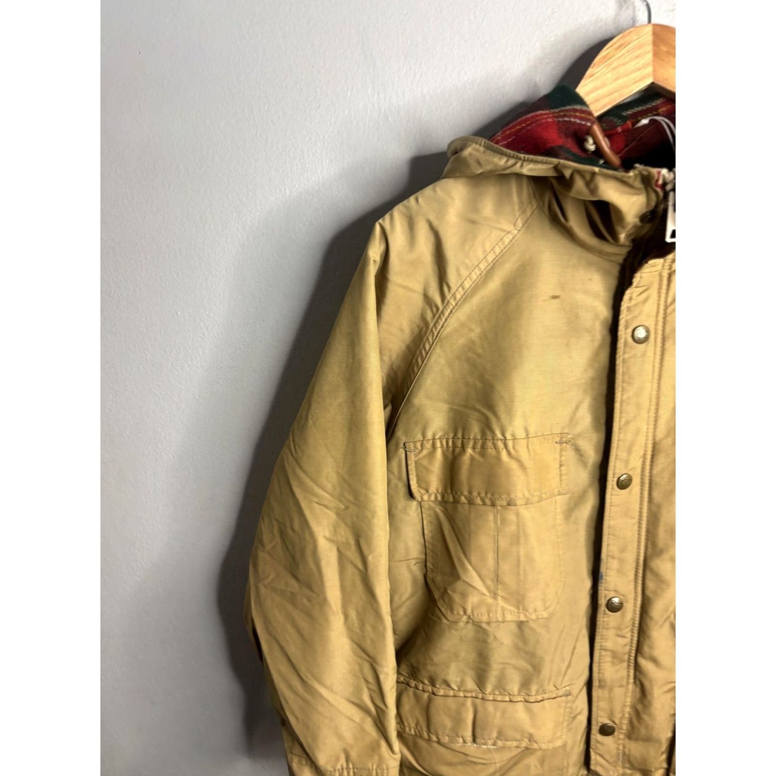 Vintage Vintage Woolrich Woman Coat Womens Small Beige Hooded Parka Plaid Lined Canvas Size S / US 4 / IT 40 - 2 Thumbnail