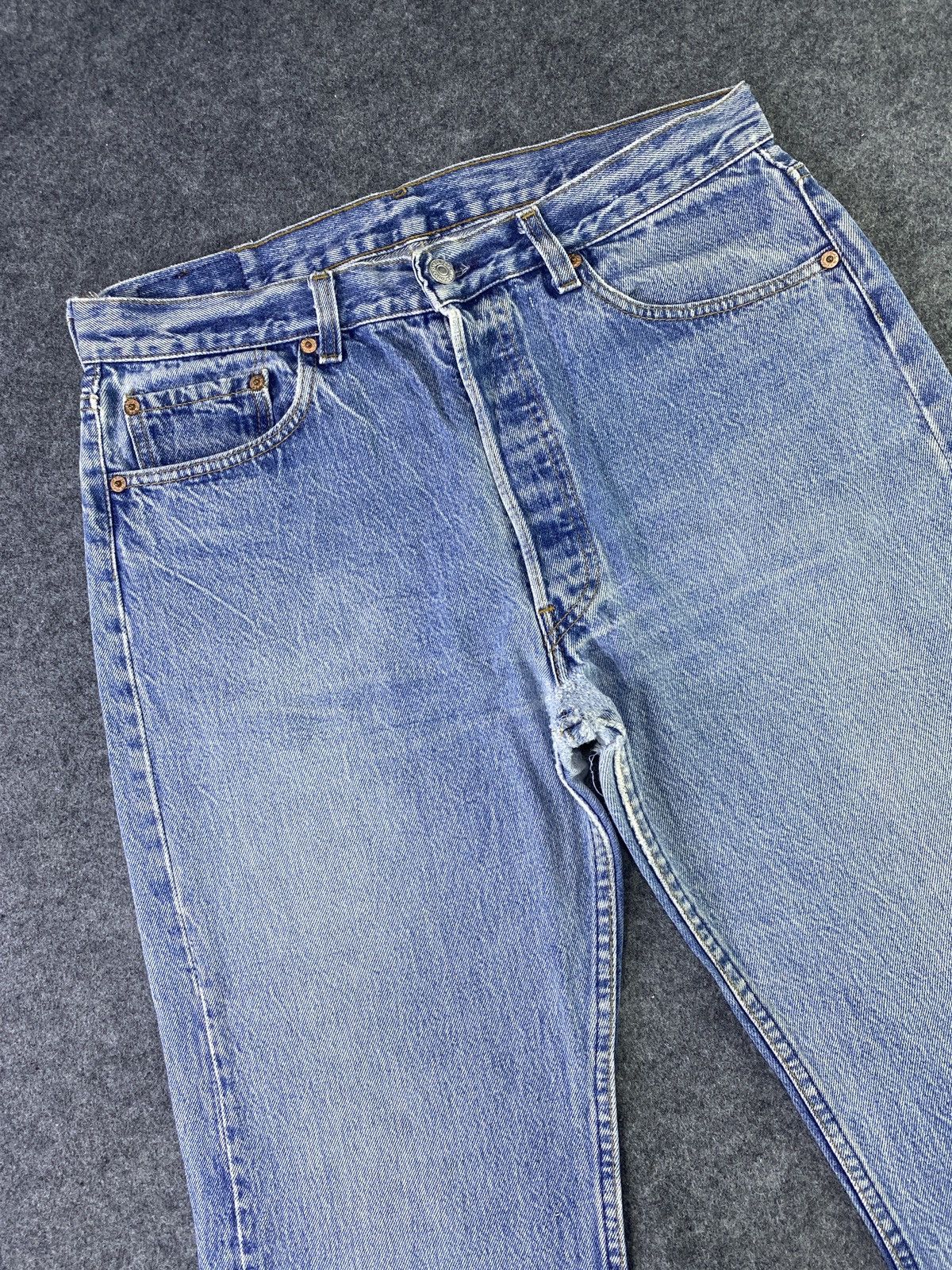 Jean × Levi's × Vintage Vintage Levis 501 Jeans Blue Wash - J918 Size US 33 - 12 Thumbnail