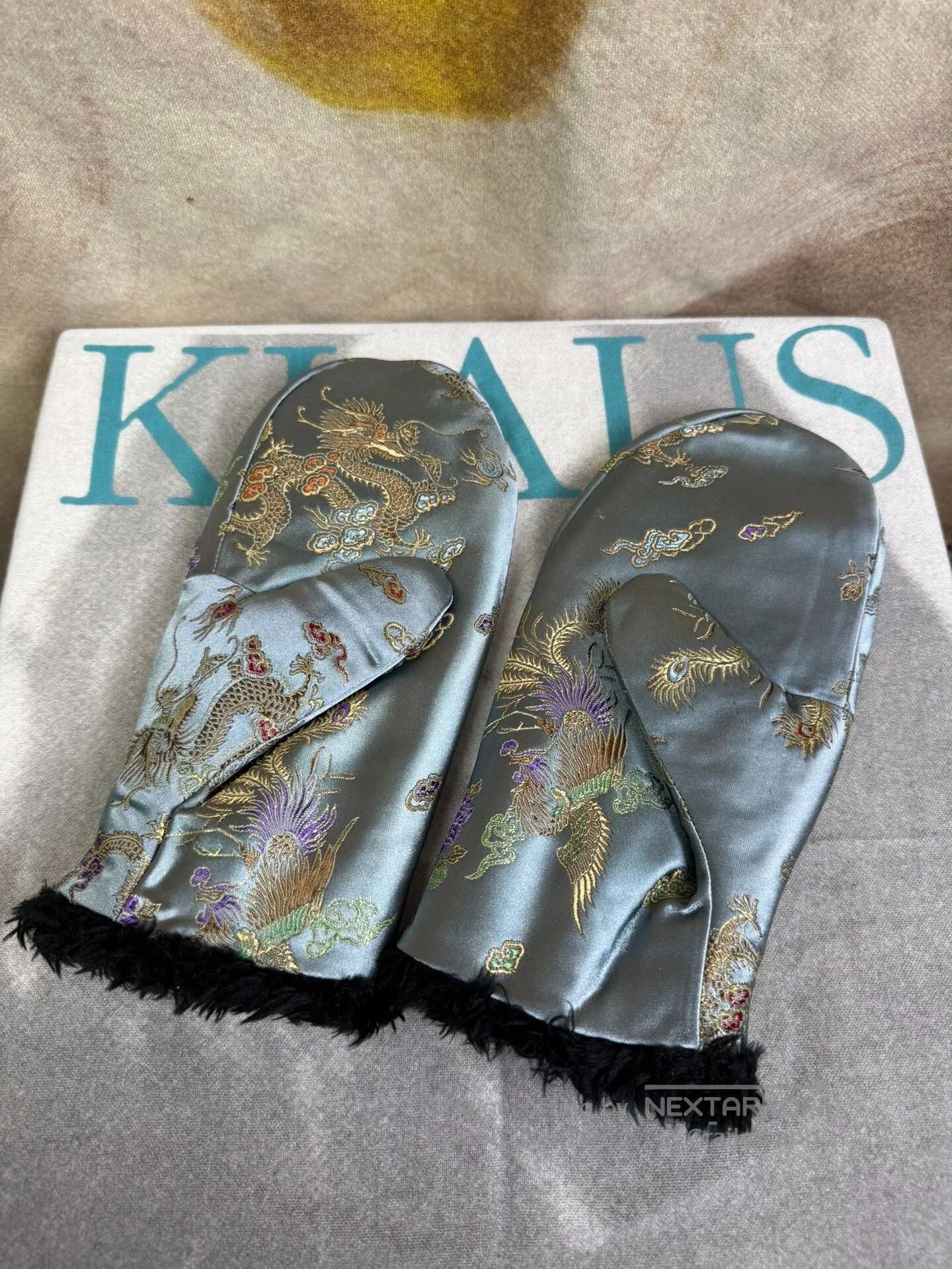 Comme des Garcons Homme Plus Embroidered Dragon and Phoenix Gloves. Size ONE SIZE - 4 Thumbnail