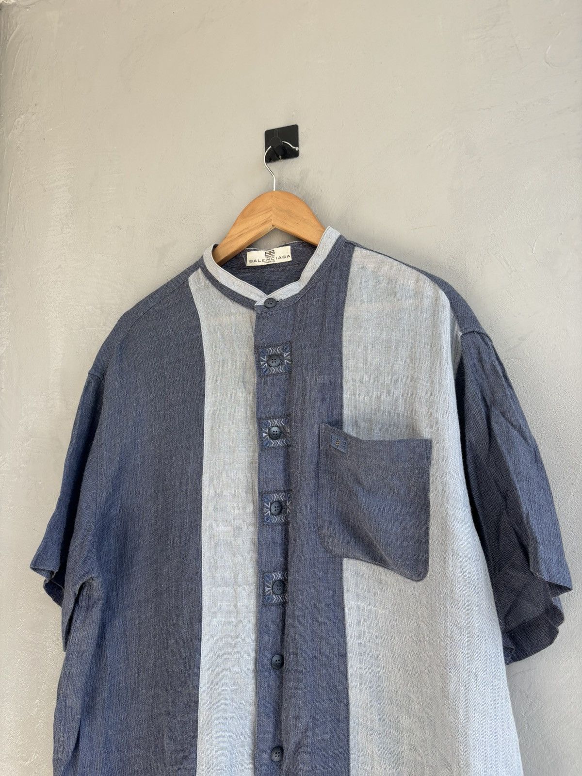 Balenciaga Balenciaga Paris vintage cotton button up short sleeve shirt Size US L / EU 52-54 / 3 - 2 Thumbnail