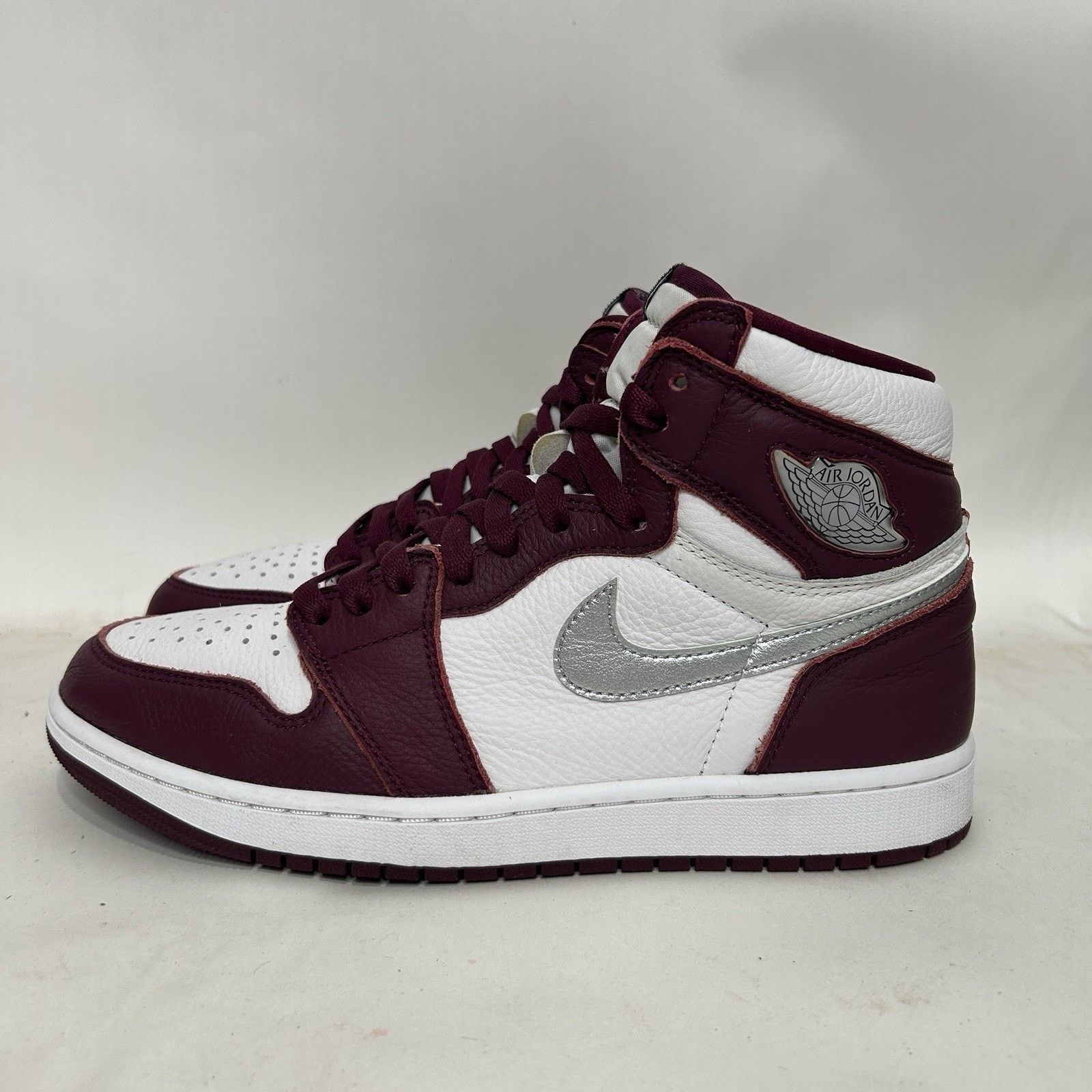 Nike Nike Air Jordan 1 Retro High OG “Bordeaux” Size US 9.5 / EU 42-43 - 6 Thumbnail