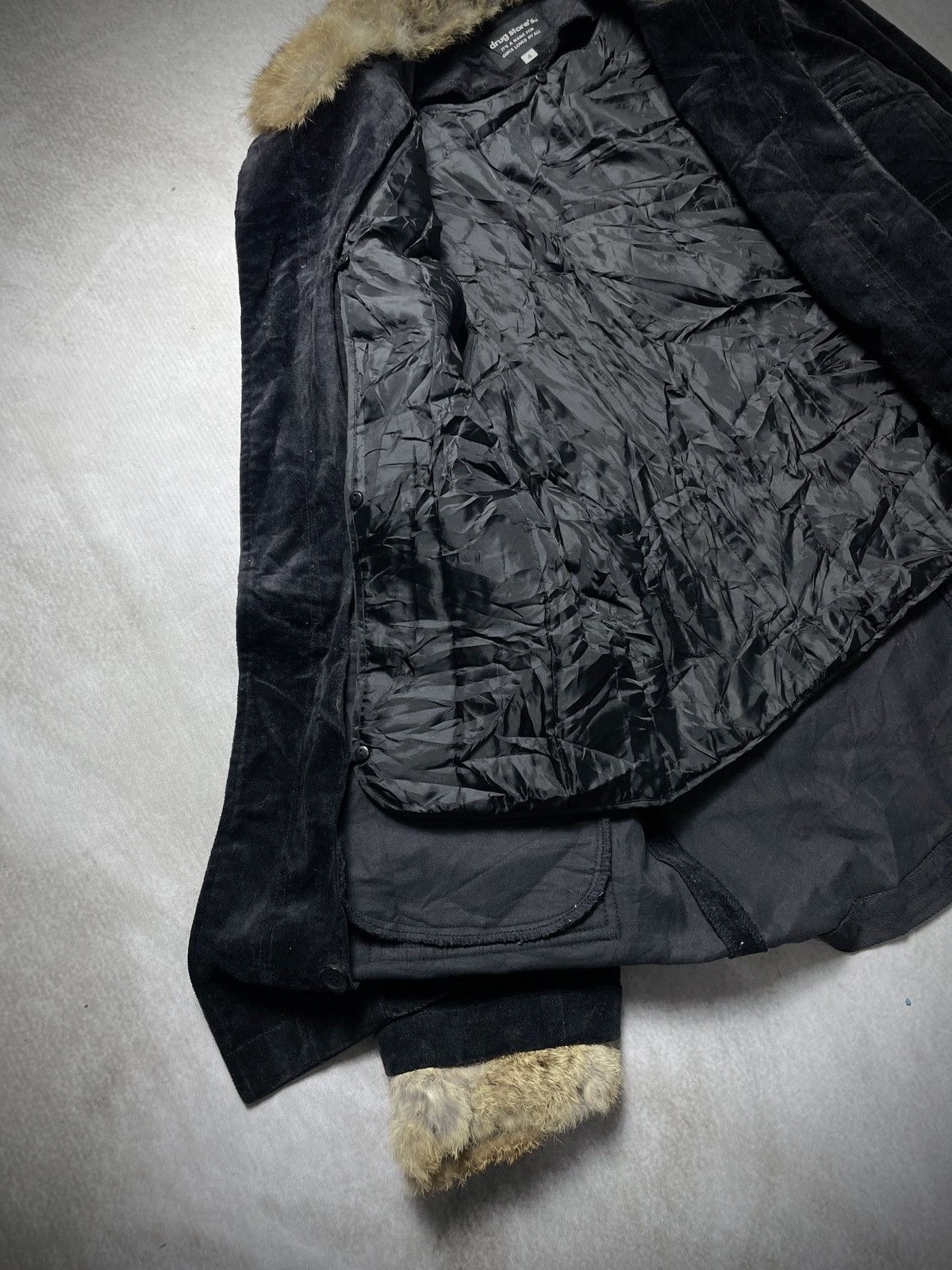 If Six Was Nine 2000’s Drug Store’s - Vkei Style Button Trim Fur Jacket Size US L / EU 52-54 / 3 - 7 Thumbnail