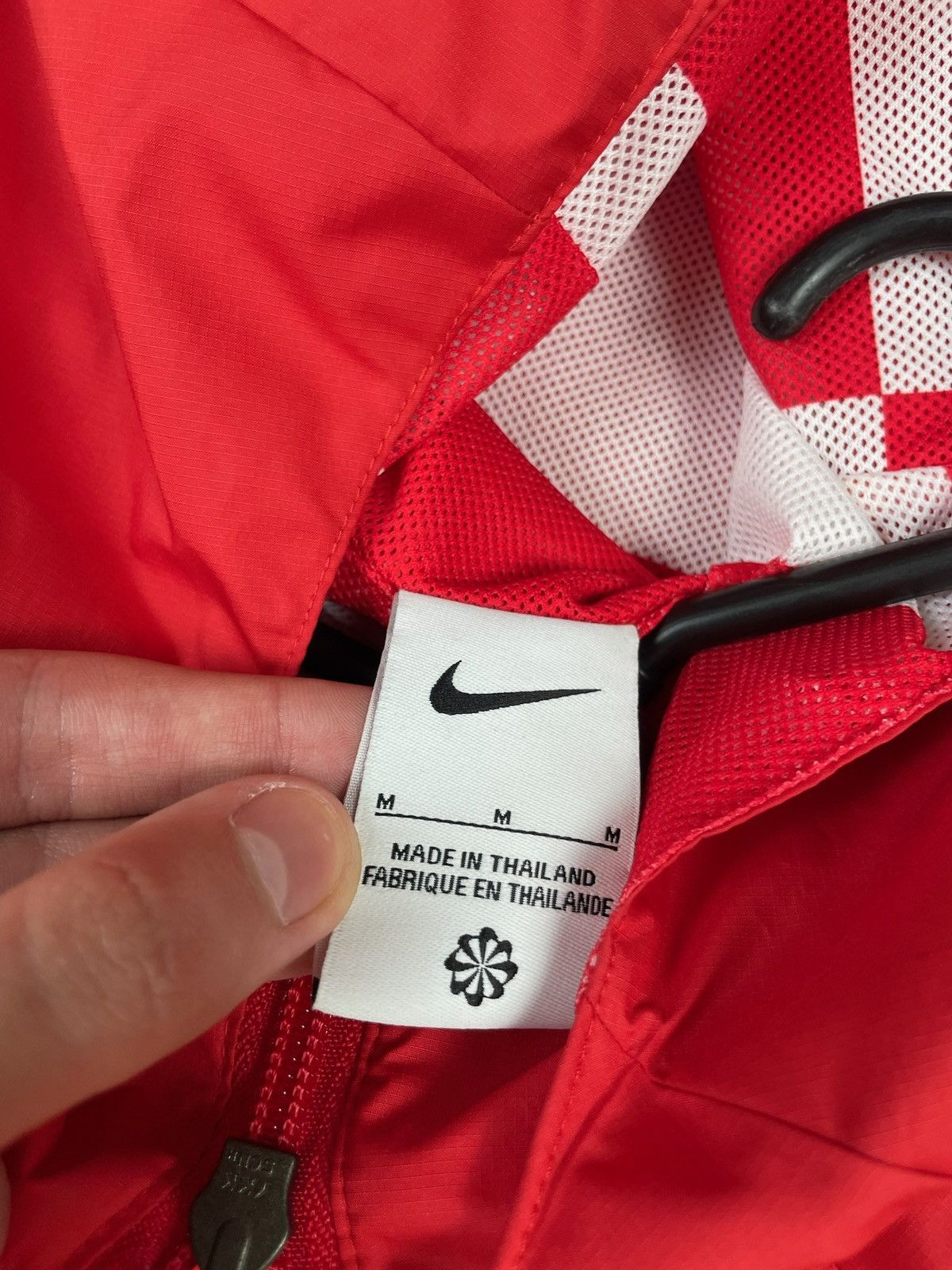 Nike Vintage nike Croatia soccer jacket size M red rare Size US M / EU 48-50 / 2 - 3 Thumbnail