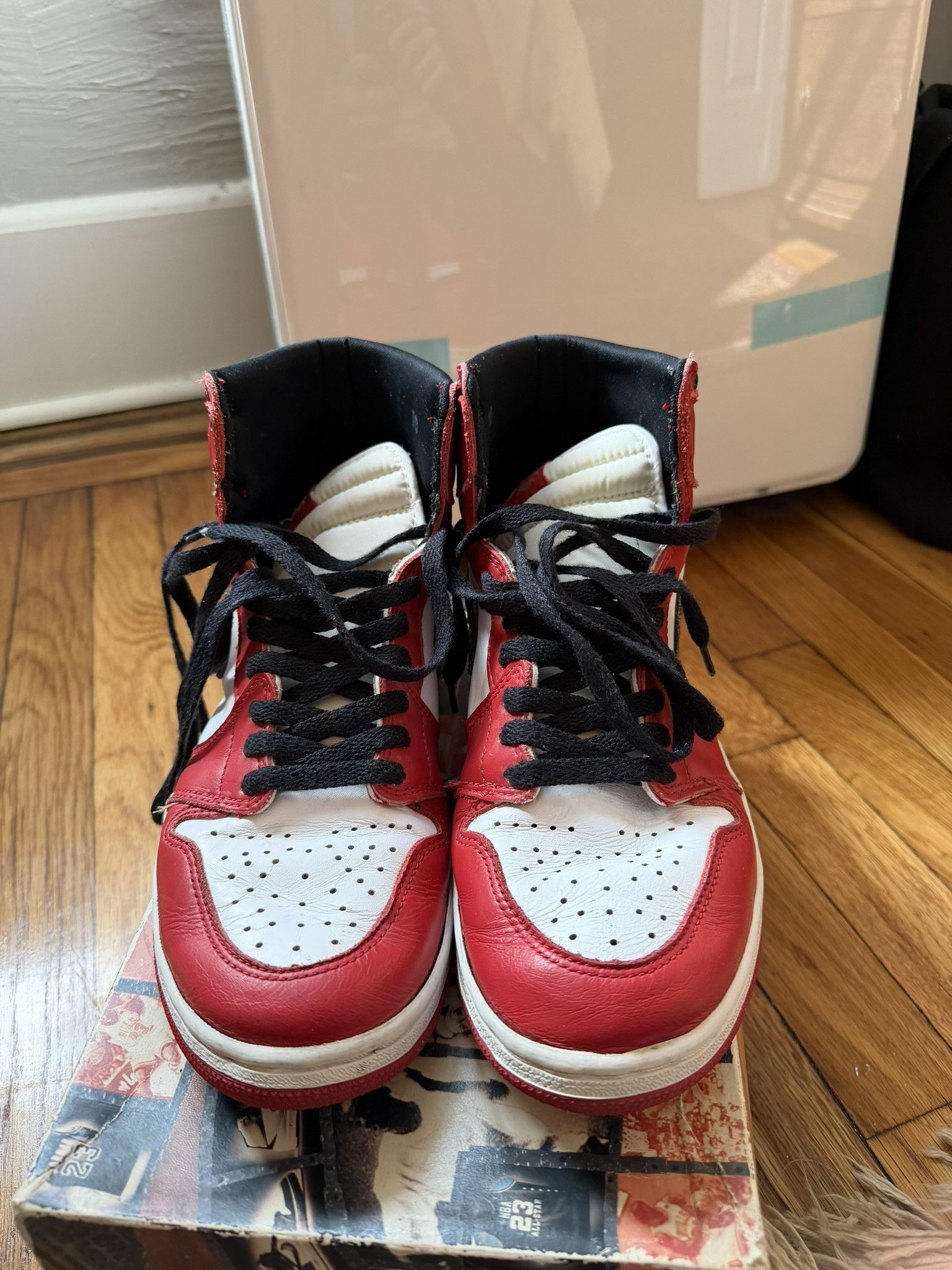 Jordan Brand Original 1994 Nike Air Jordan 1 Chicago Retro High OG Size US 10 / EU 43 - 3 Thumbnail