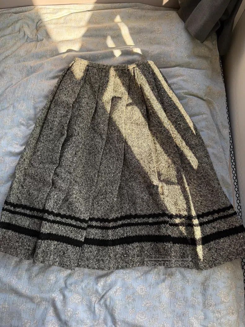 Comme des Garcons Comme Des Garcons size M Wool Blend Knit Skirt Size 22" - 3 Thumbnail