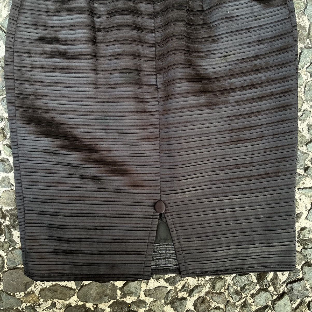 Dior Christian Dior Boutique Pleated Pencil Skirt Size 26" / US 2 / IT 38 - 17 Thumbnail