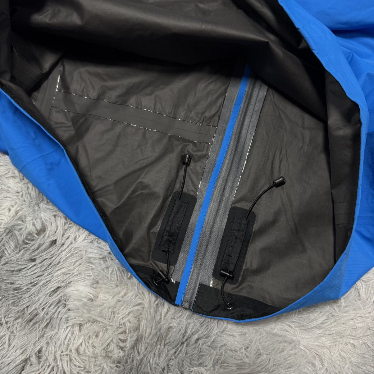 Arc'teryx Arc'teryx GORE-TEX Paclite Shell | Size XL | Blue | Like New Size US XL / EU 56 / 4 - 8 Thumbnail