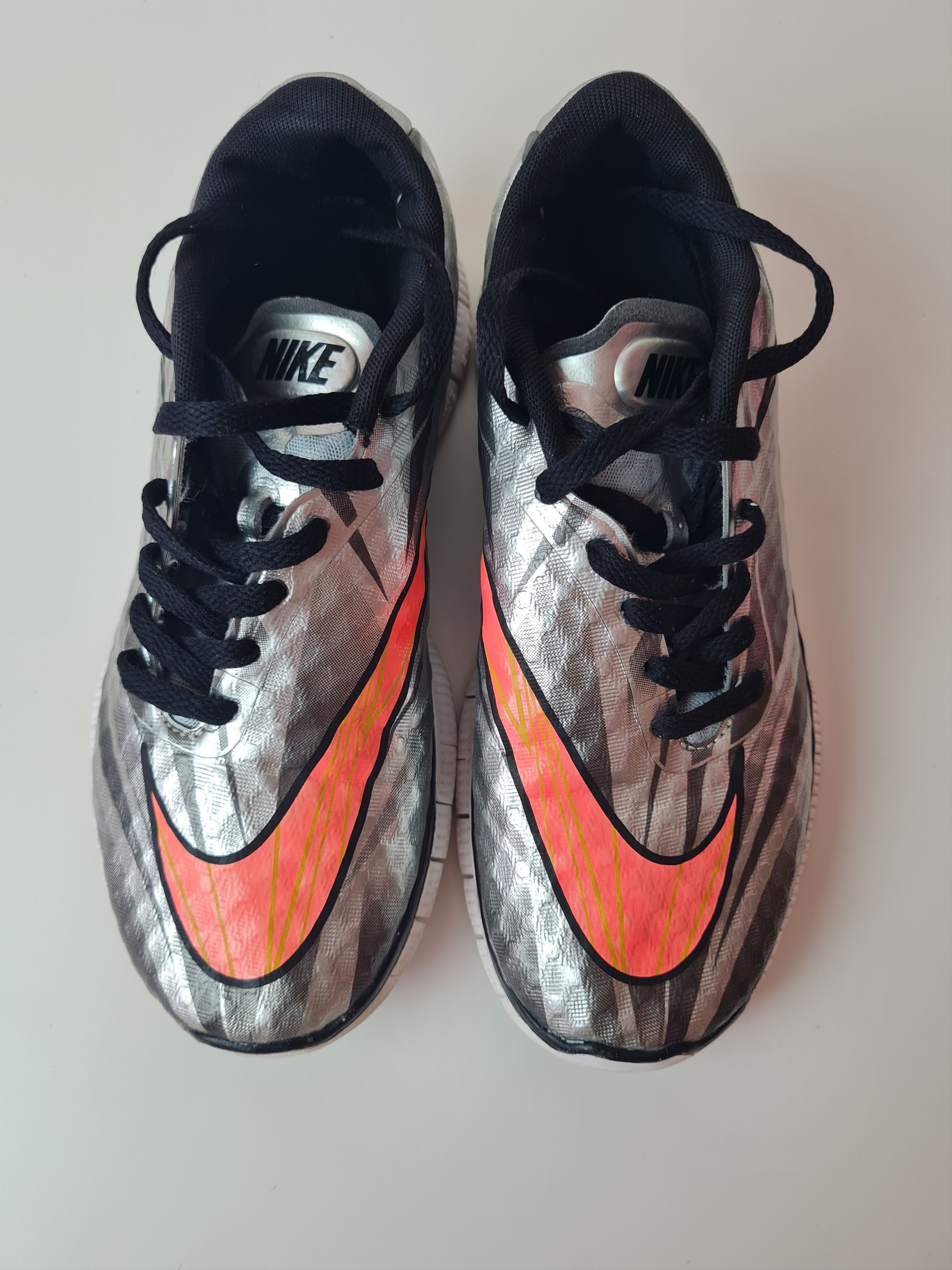 Nike Nike free hypervenom (GS) trainers 705390 002 sneakers shoes Size US 6 / EU 39 - 8 Thumbnail