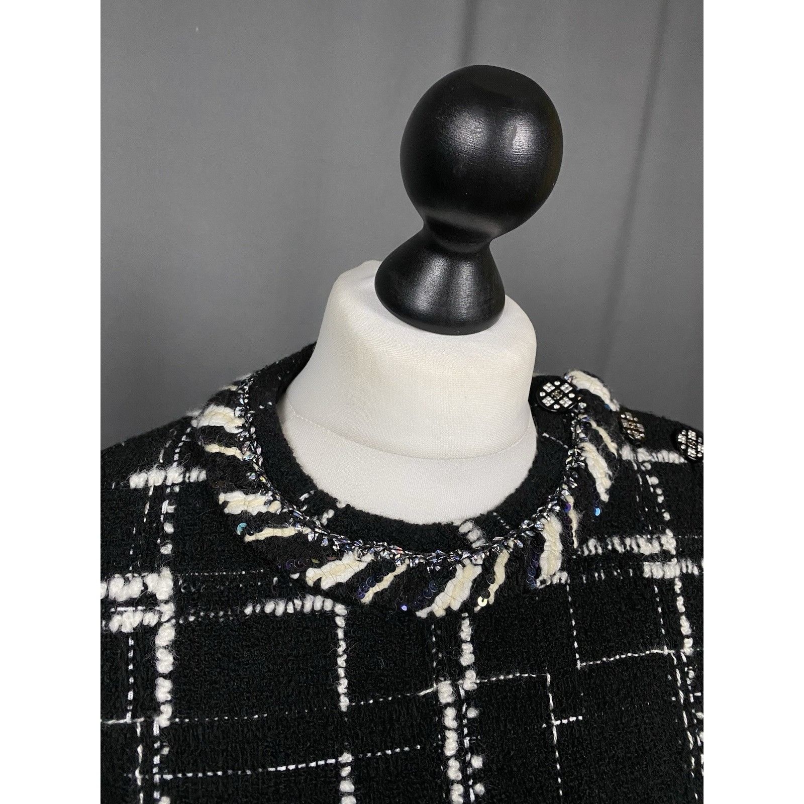 Chanel Chanel Women's Black Checked Tweed Wool Silk Crewneck Blouse Size XS / US 0-2 / IT 36-38 - 6 Thumbnail