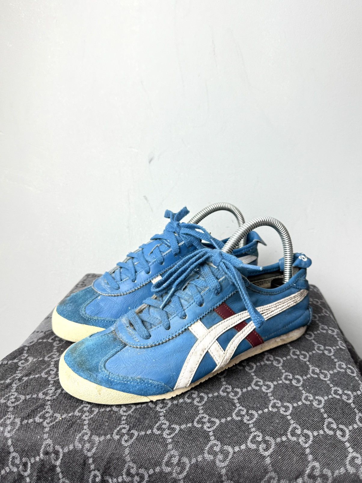 Asics Rare! Vintage Onitsuka Tiger Low Top Sneakers Asics Size US 5 / IT 35 - 1 Thumbnail